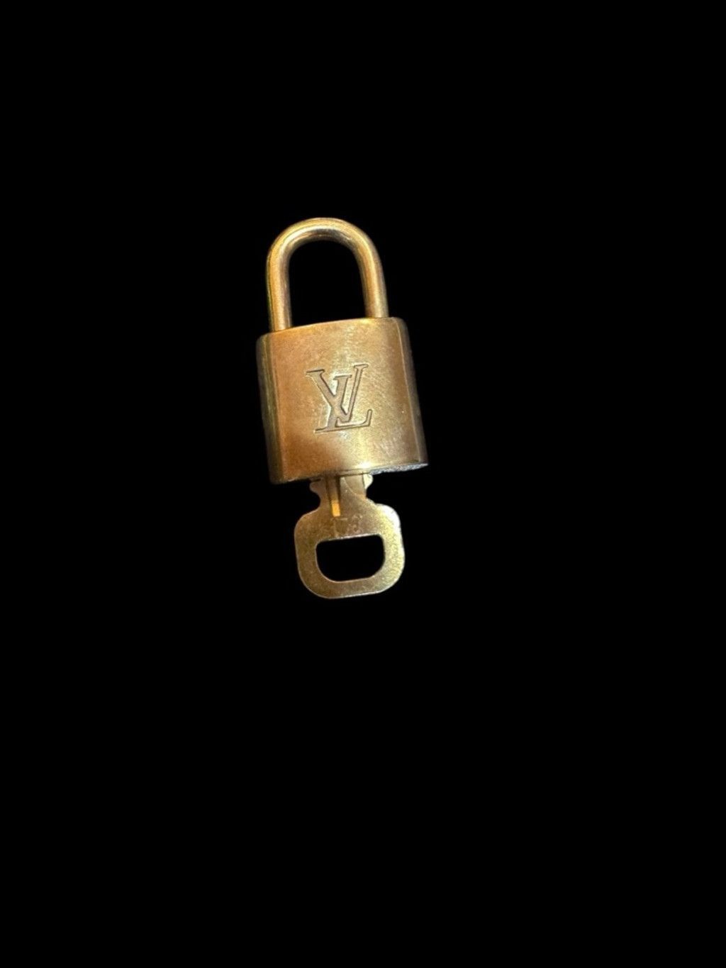Louis Vuitton Louis Vuitton Brass Padlock Key #321 & COA Size ONE SIZE - 2 Thumbnail