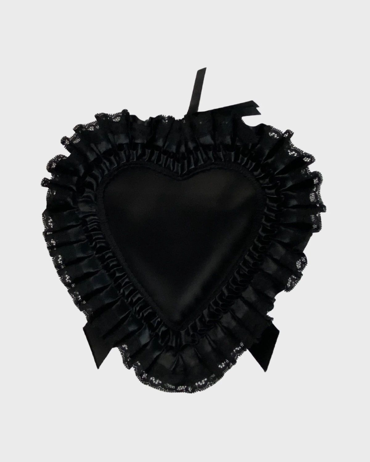 Balenciaga BALENCIAGA SS18 RUNWAY HEART RUFFLE BAG IN BLACK SZ:OS Size ONE SIZE - 2 Thumbnail
