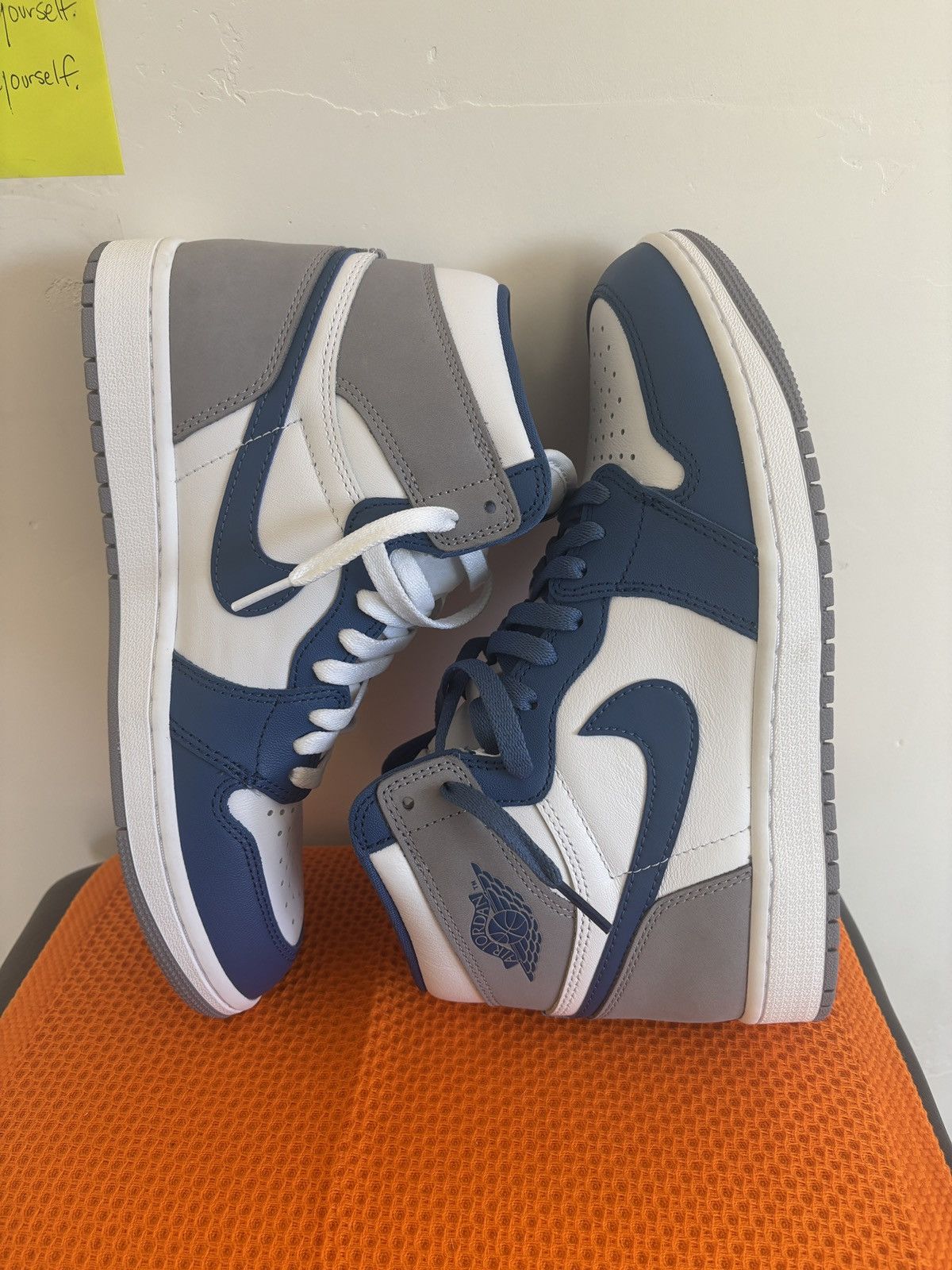 Jordan Brand Jordan 1 High OG True Blue Size US 9 / EU 42 - 2 Thumbnail