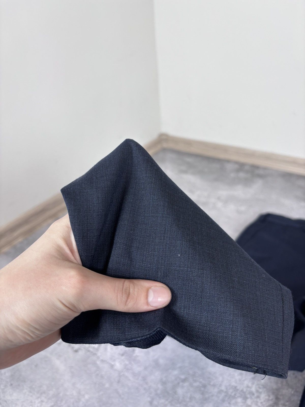 Armani Collezioni Armani Collezioni Men’s 2-Piece Navy Blue Wool Suit Size 40R - 19 Thumbnail