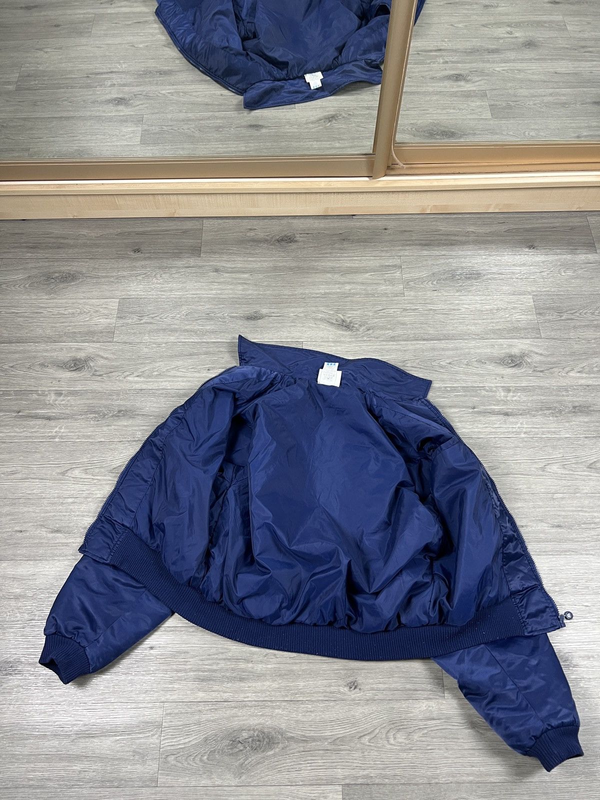 Adidas Rare Adidas vintage Bomber Jacket mens size S Size US S / EU 44-46 / 1 - 10 Thumbnail