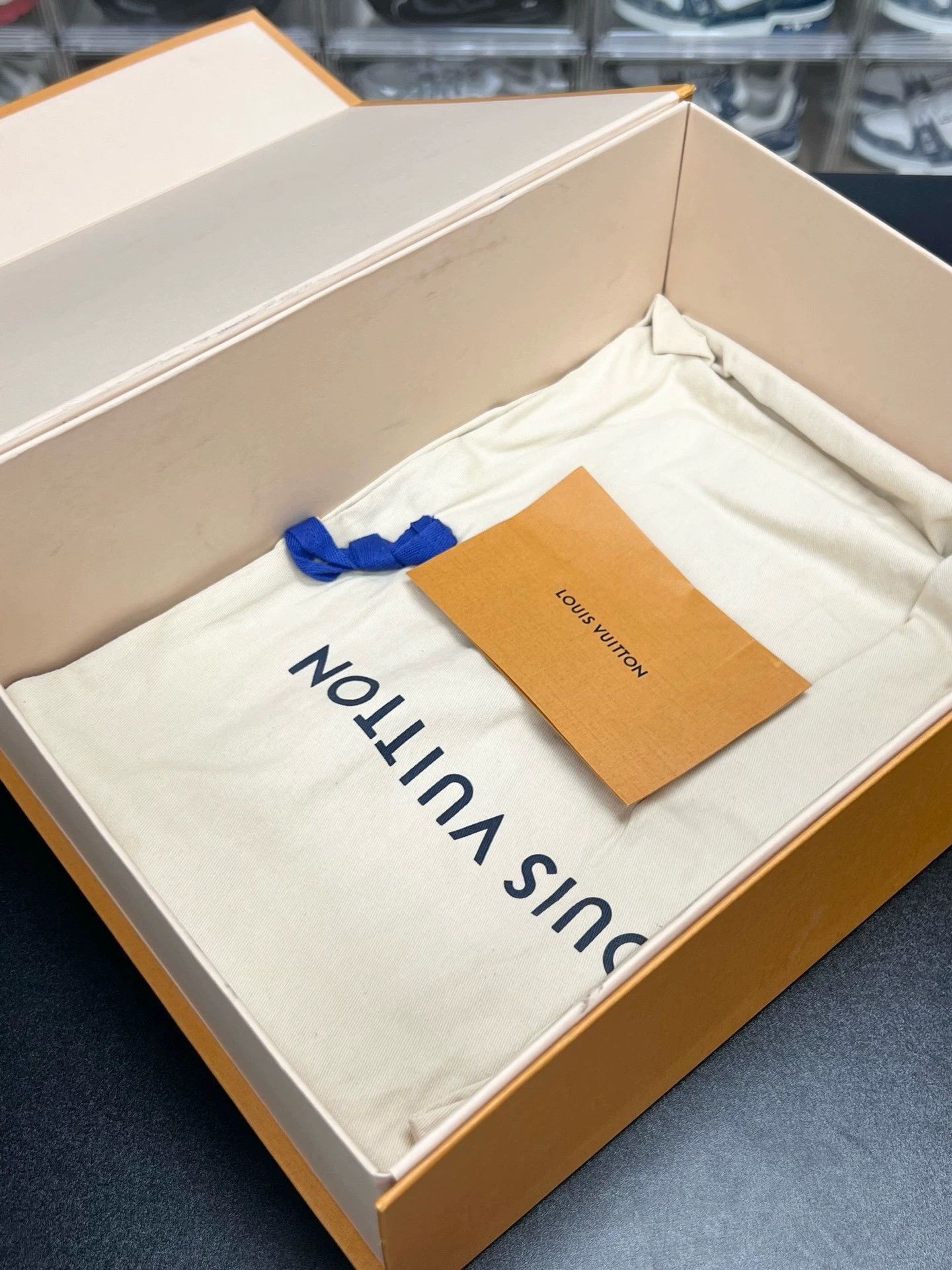 Louis Vuitton lv trainer blue and white sneakers uk8.5 Size US 8.5 / EU 41-42 - 9 Thumbnail