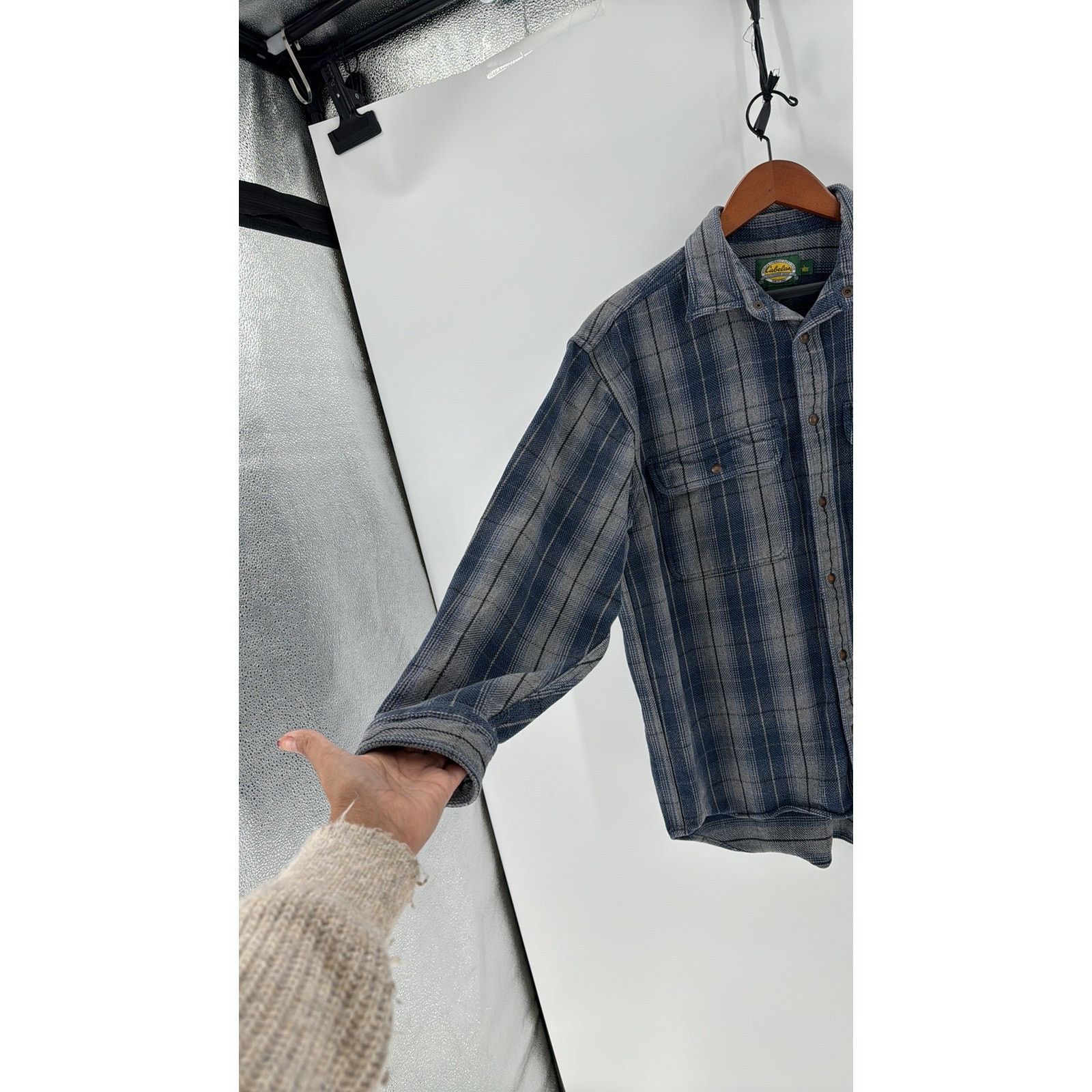 Cabelas Cabelas Blue Gray Plaid Heavyweight flannel button down Size US L / EU 52-54 / 3 - 6 Thumbnail