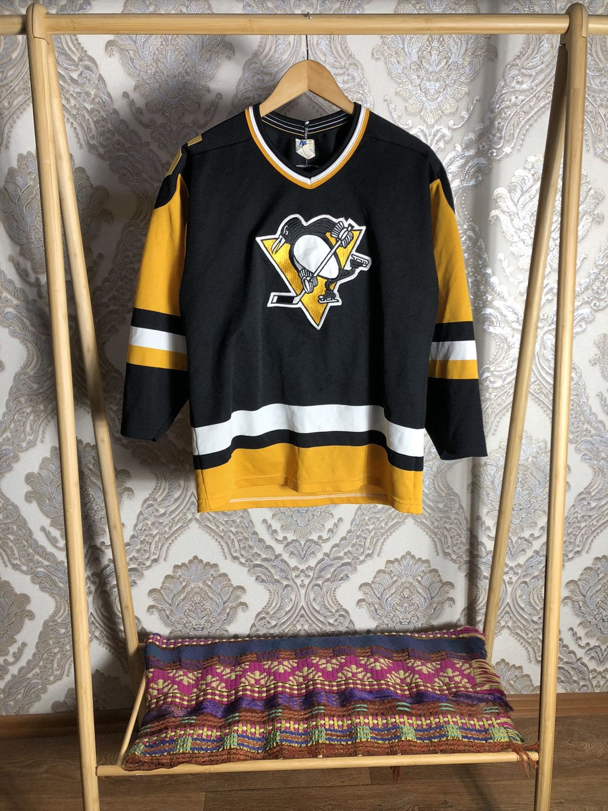 VERY RARE NHL PITTSBURG PENGUINS HOCKEY JERSEY CCM RETRO 90s