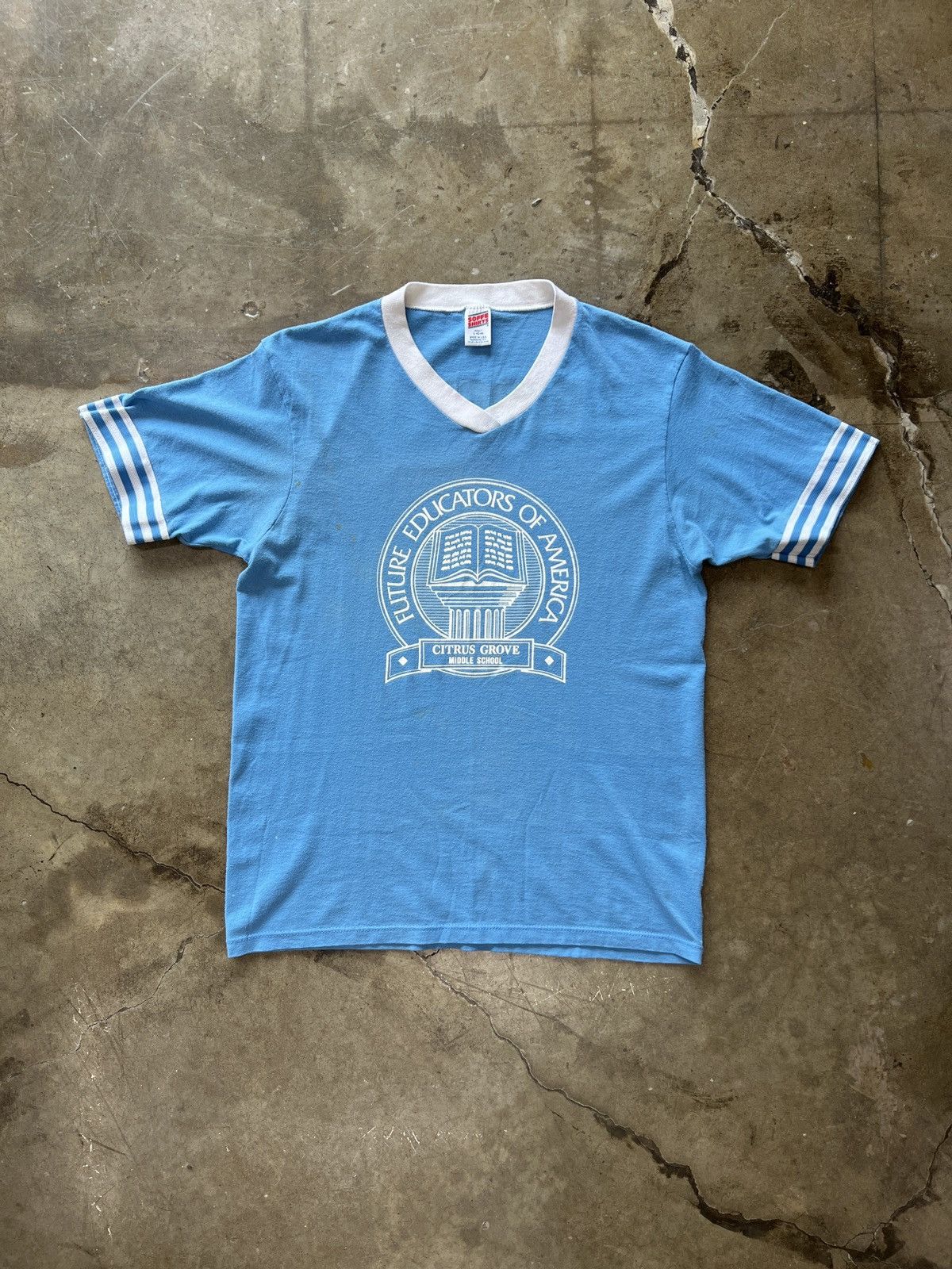 Vintage Vintage 90s Vneck Future Educators of America Tee Large Size US L / EU 52-54 / 3 - 2 Thumbnail