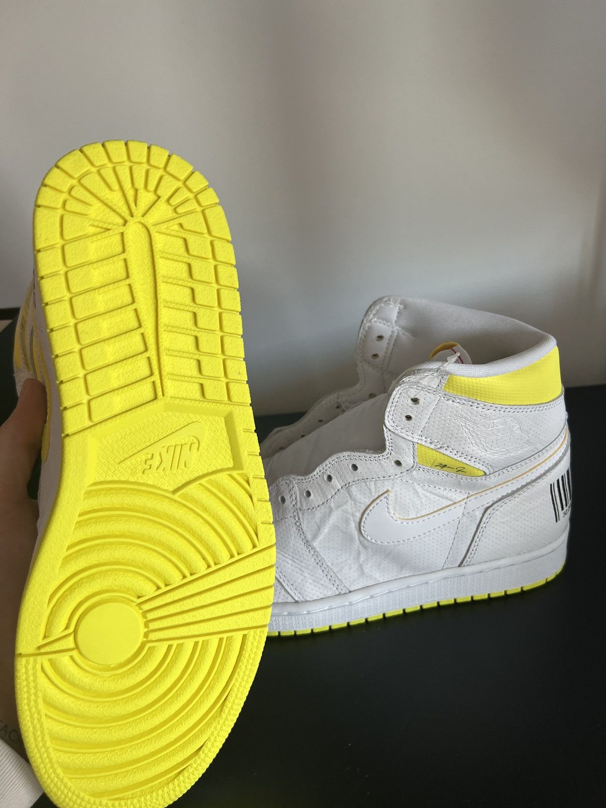 Jordan Brand × Nike Jordan 1 Retro High (first class flight) Size US 9.5 / EU 42-43 - 6 Thumbnail