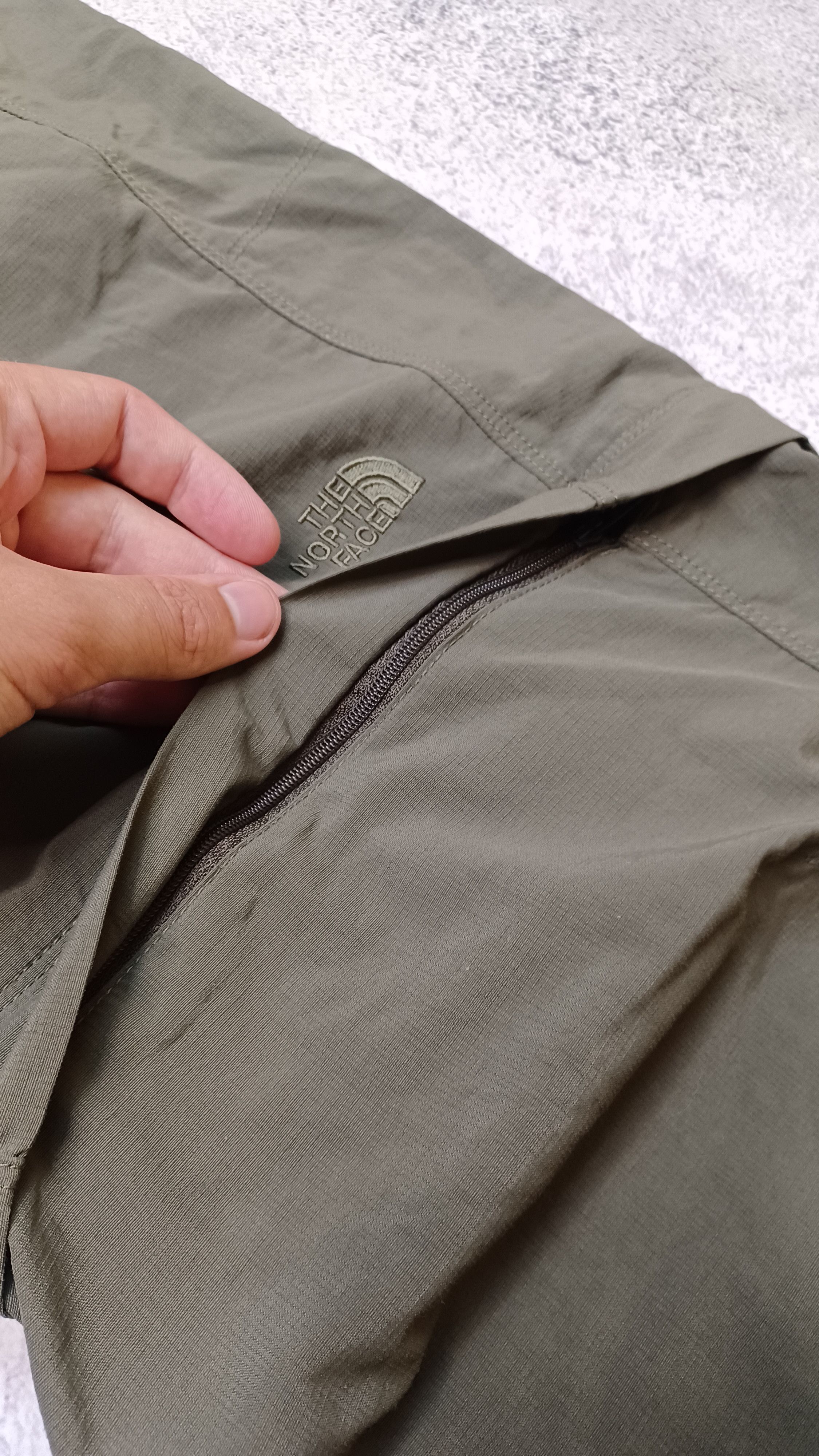 The North Face The North Face Convertible Zip-Off Pants – Size M Size US 32 / EU 48 - 11 Thumbnail