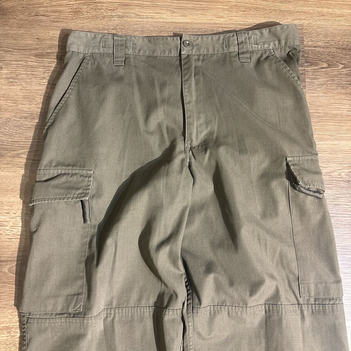 Vintage Vintage Austrian Military Olive Green Cargo Pants Size 34 Size US 34 / EU 50 - 2 Thumbnail