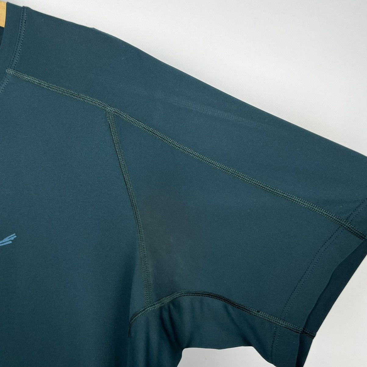 Arc'teryx Arc’teryx big logo bird gorpcore tee Size US L / EU 52-54 / 3 - 10 Thumbnail