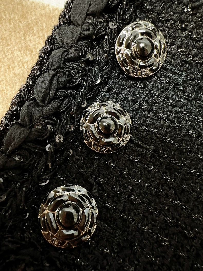 Chanel Chanel 25S spring and summer black glitter camellia button Size XS / US 0-2 / IT 36-38 - 3 Thumbnail