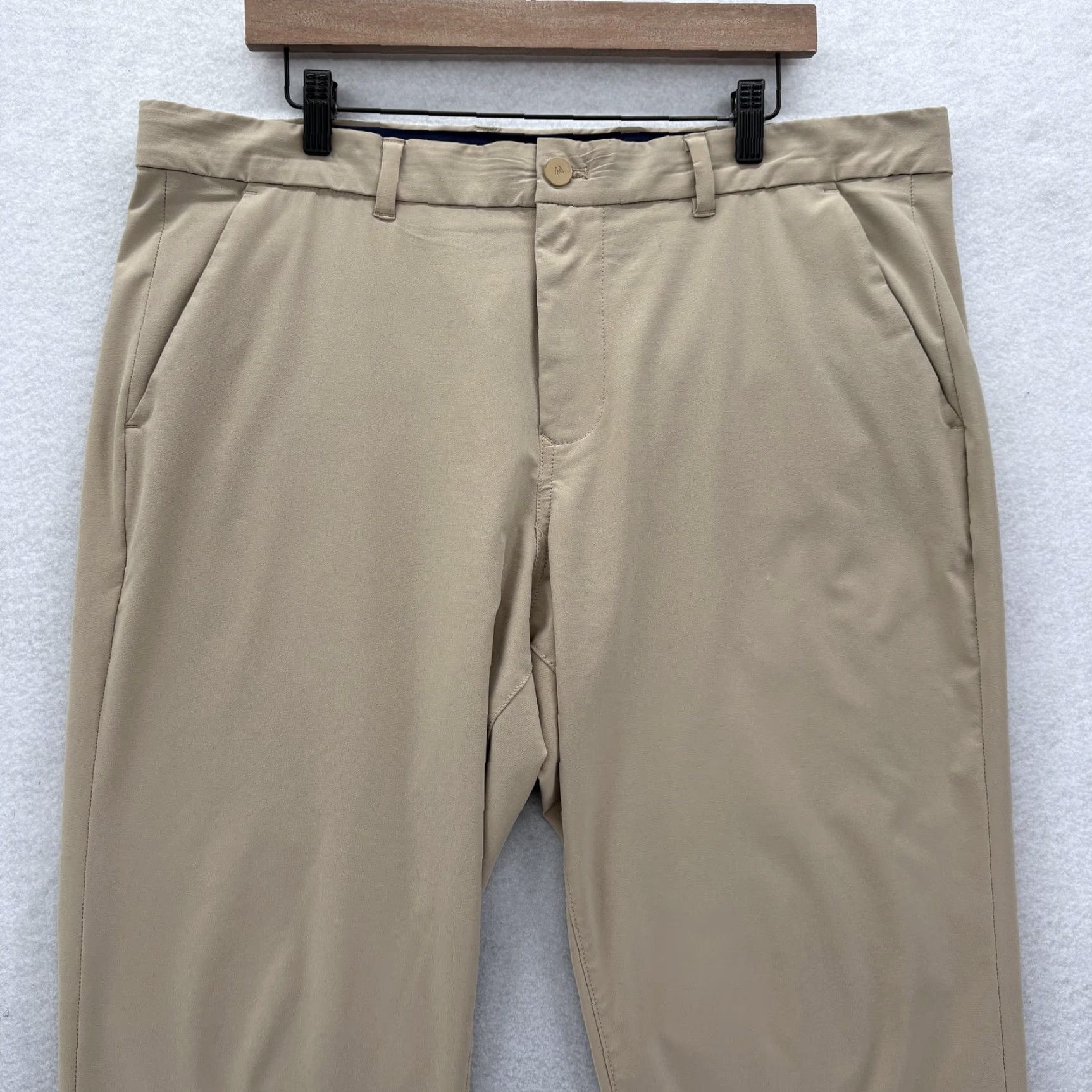 Mizzen+Main Mizzen+Main Pants Mens 38x28 Helmsman Slim Beige Khakis Golf Chino Stretch 88% Polyester 12% Spandex Mens Size US 38 / EU 54 - 2 Thumbnail