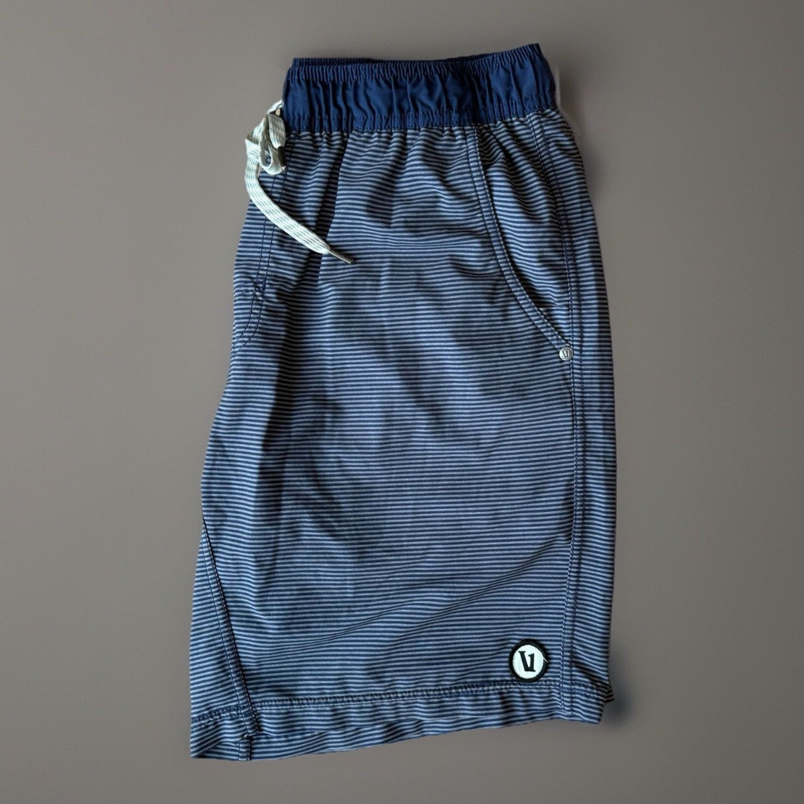Vuori Vuori Kore Shorts Large Blue Lightweight Workout Athleisure Size US 28 / EU 44 - 1 Thumbnail