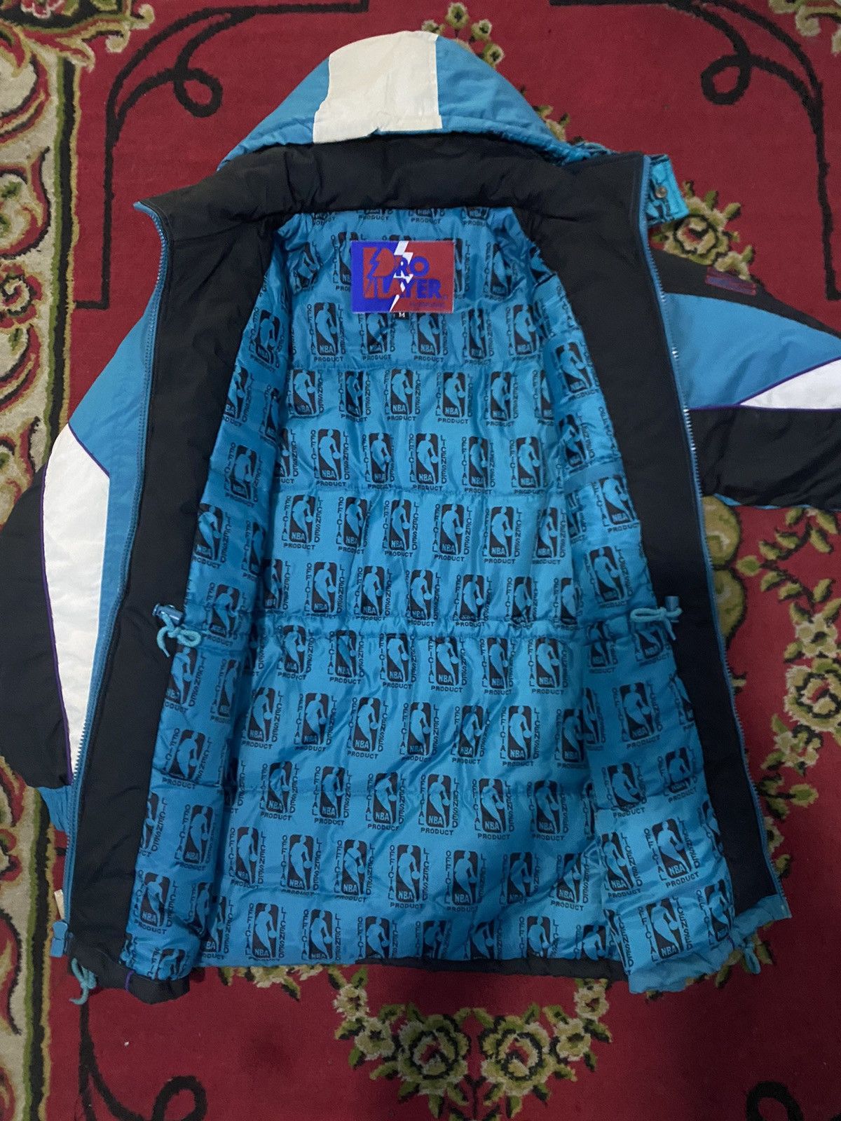 Pro Player Vintage charlotte hornets pro player coat jacket Size US M / EU 48-50 / 2 - 5 Thumbnail