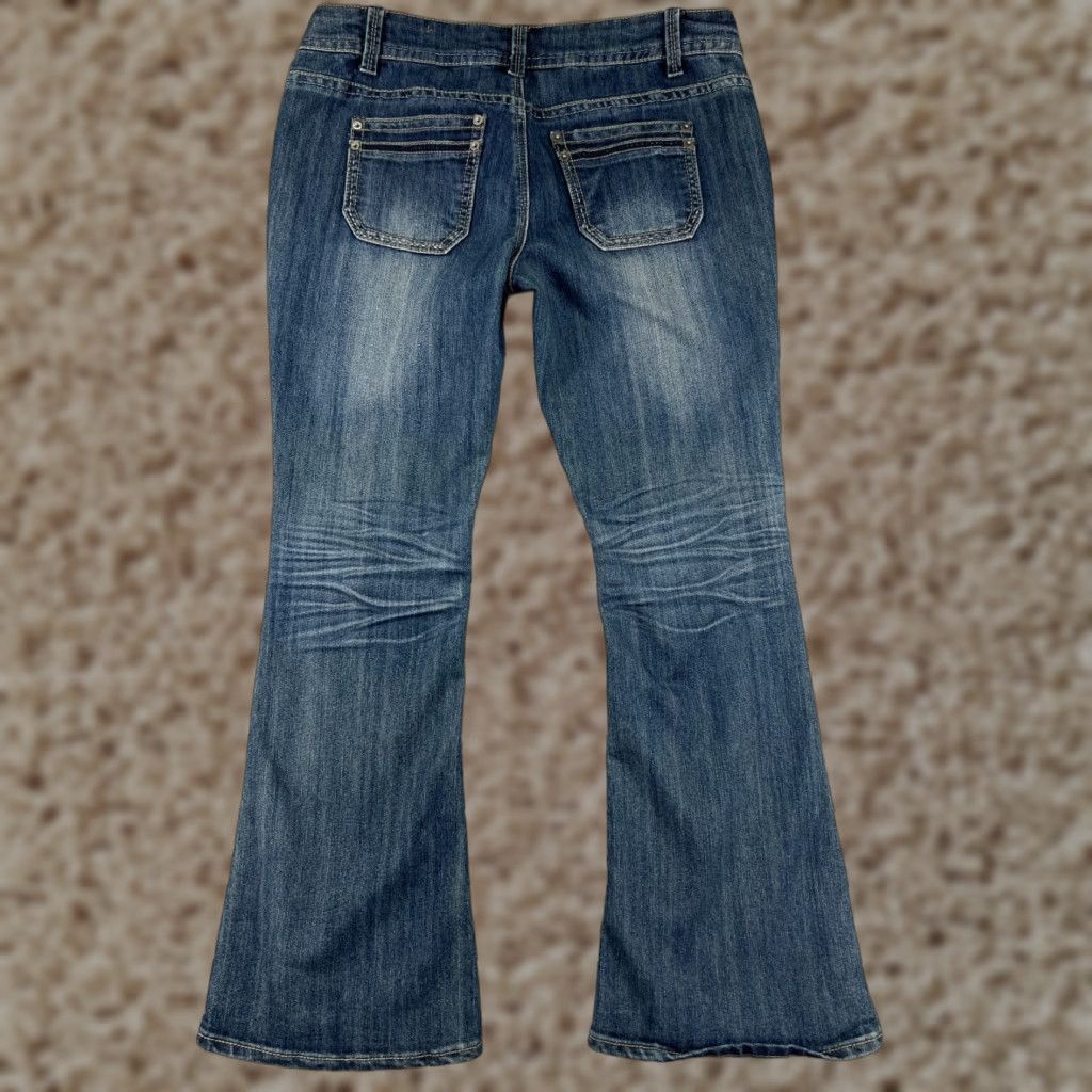 Mossimo Mossimo Jeans Womens 17 Denim Blue Flared Medium Wash 5-Pocket Cotton Blend Stretch Size 38" / US 16 / IT 52 - 1 Thumbnail
