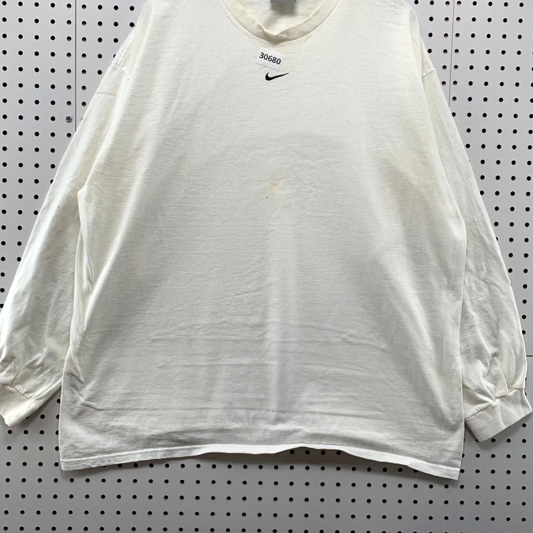 Nike VINTAGE Nike Center Shirt Mens 2XL Embroidered Center Swoosh White USA T-Shirt Size US XXL / EU 58 / 5 - 6 Thumbnail