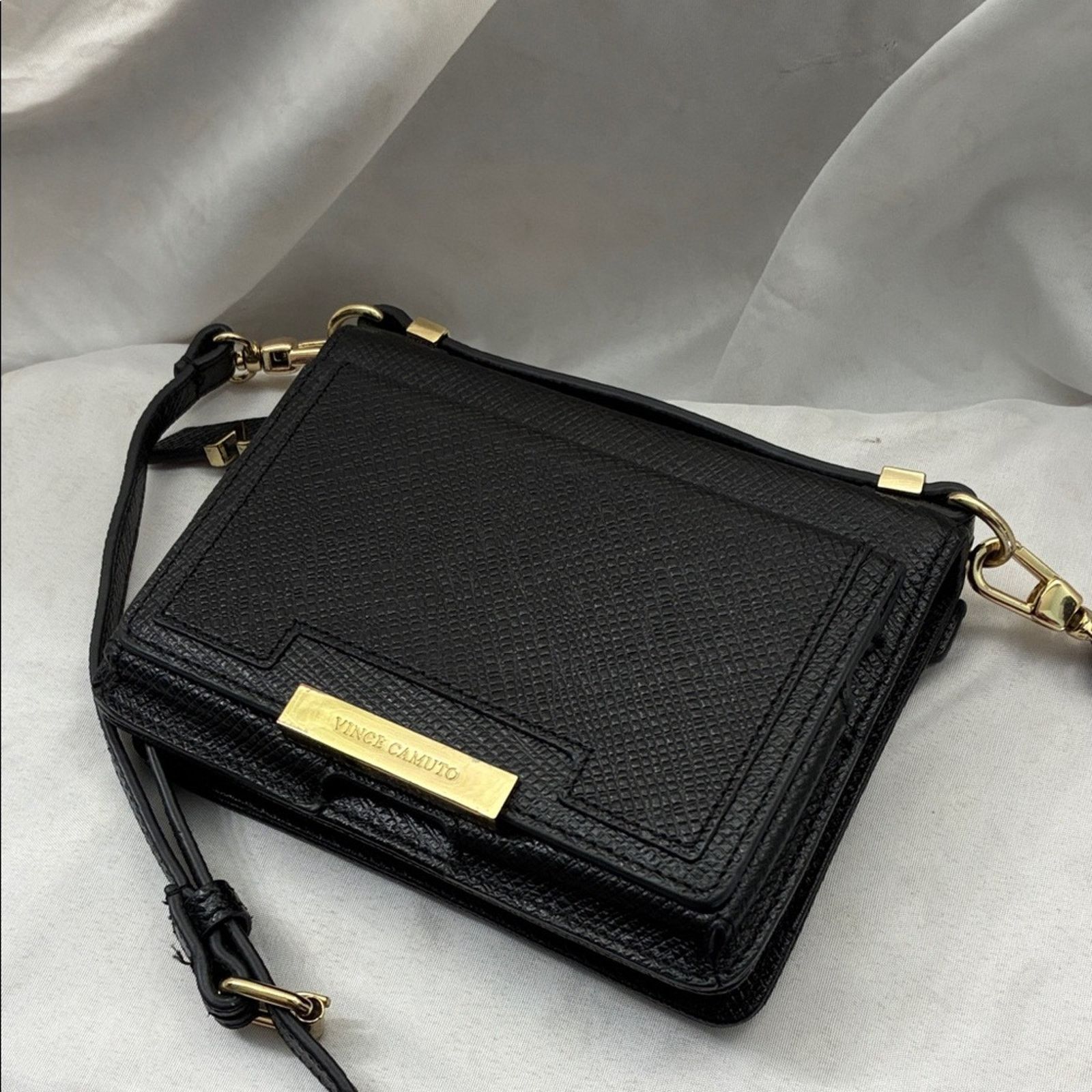 Vince Camuto Vince Camuto Textured Black Crossbody Wallet / Gold Accents Size ONE SIZE - 1 Thumbnail