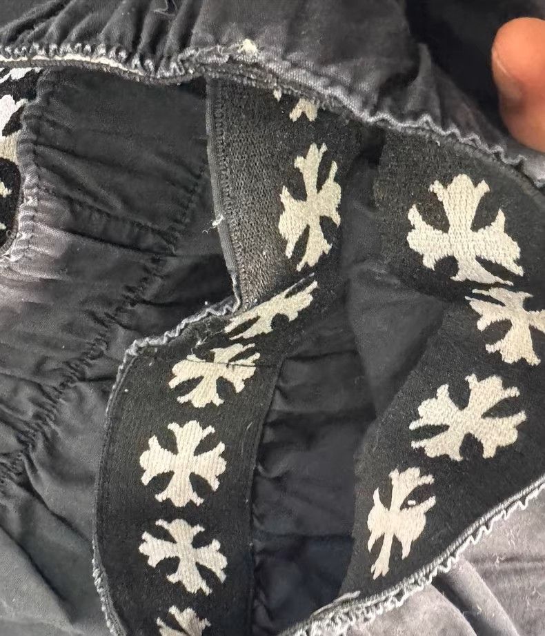 Chrome Hearts Chrome Hearts latest black cross floral casual shorts Size US 31 - 5 Thumbnail