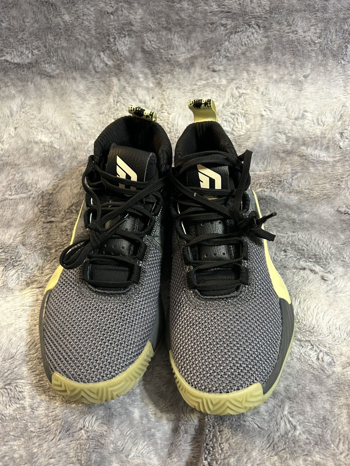 Adidas Adidas Dame 5 Light Yellow Size 6.5y Ds Size US 6.5 / EU 39-40 - 3 Thumbnail
