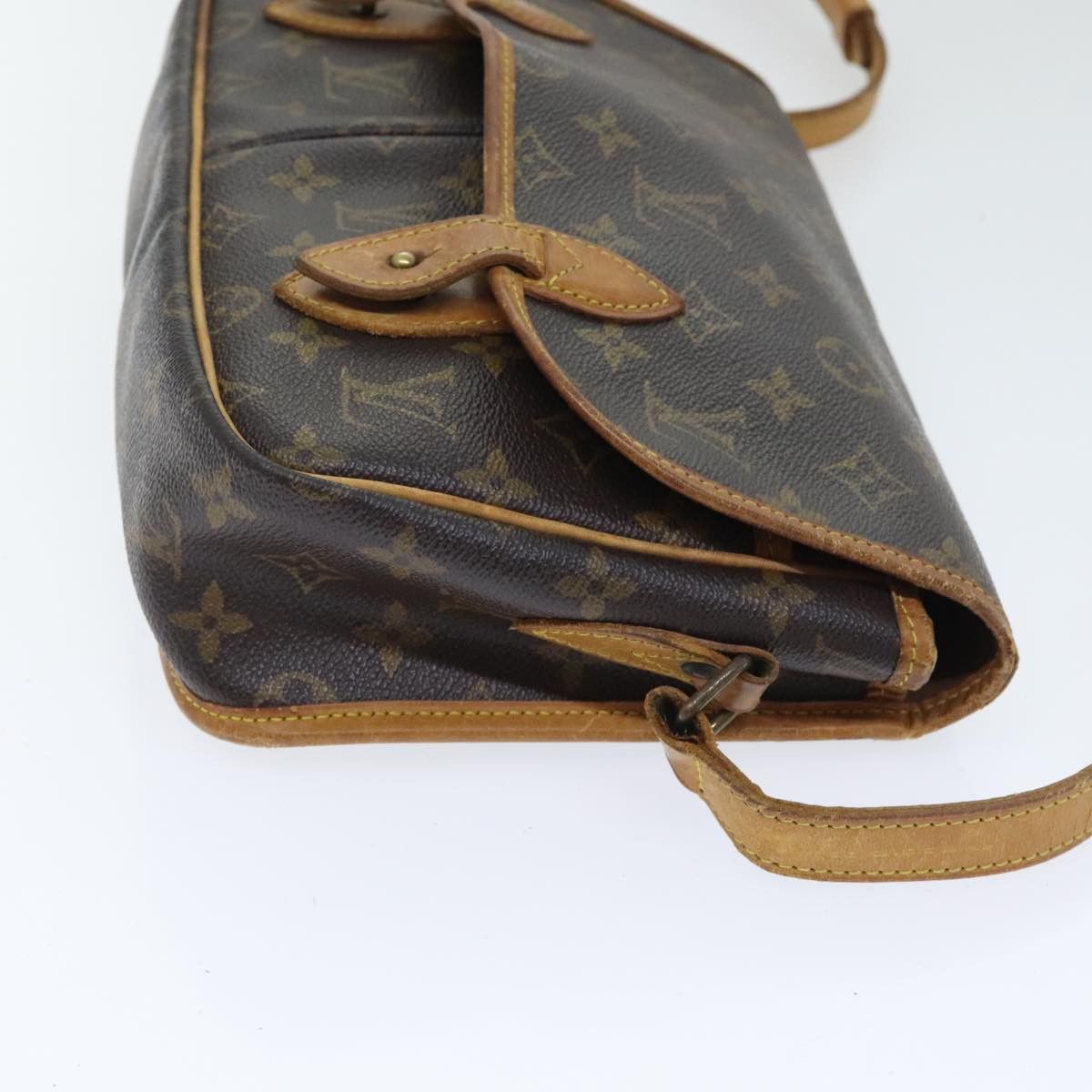 Louis Vuitton LOUIS VUITTON Monogram Gibeciere MM Shoulder Bag M42247 Size ONE SIZE - 4 Thumbnail