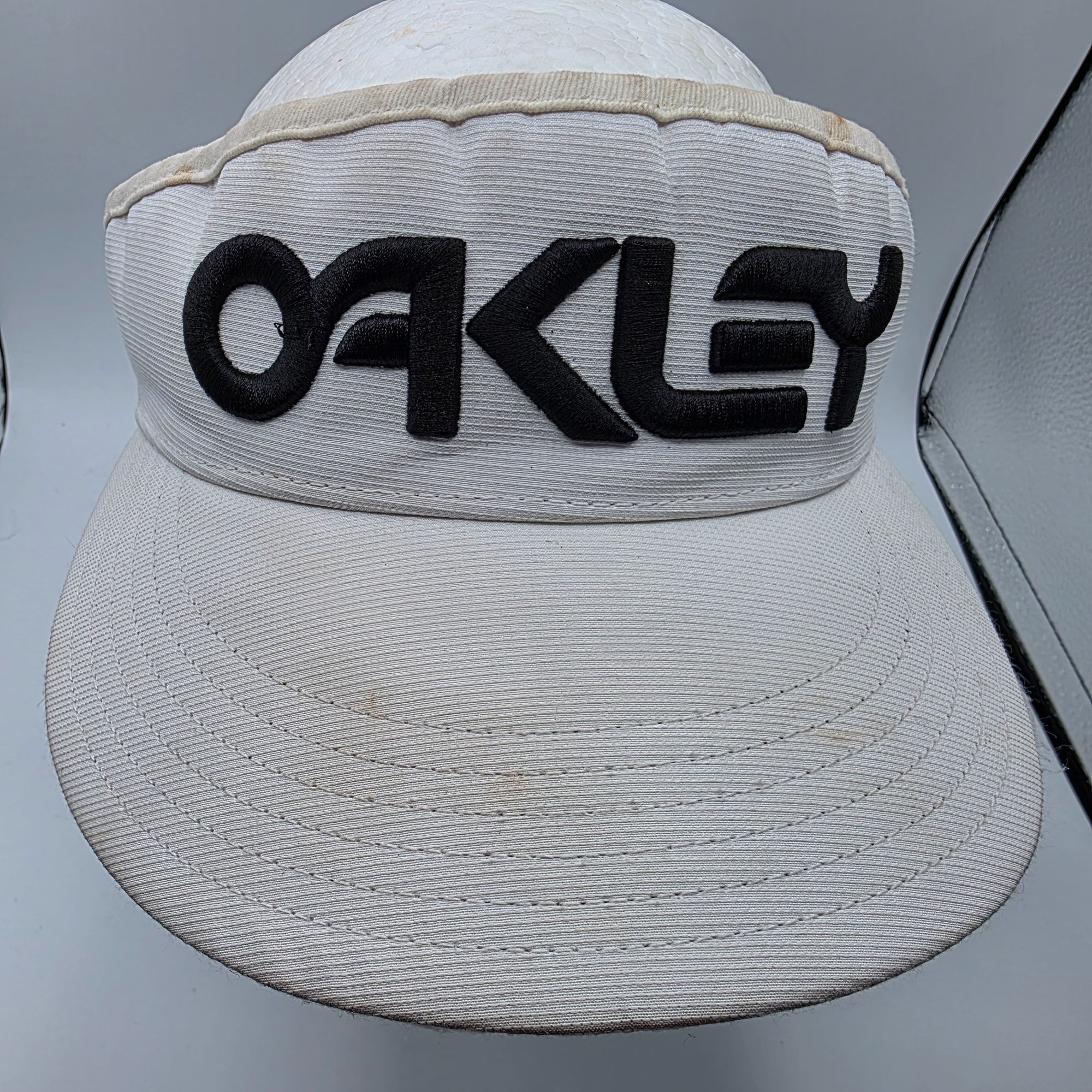 Oakley Oakley Sun Visor Golf Hat Hydrolix White Black Adjustable Me Size ONE SIZE - 5 Thumbnail