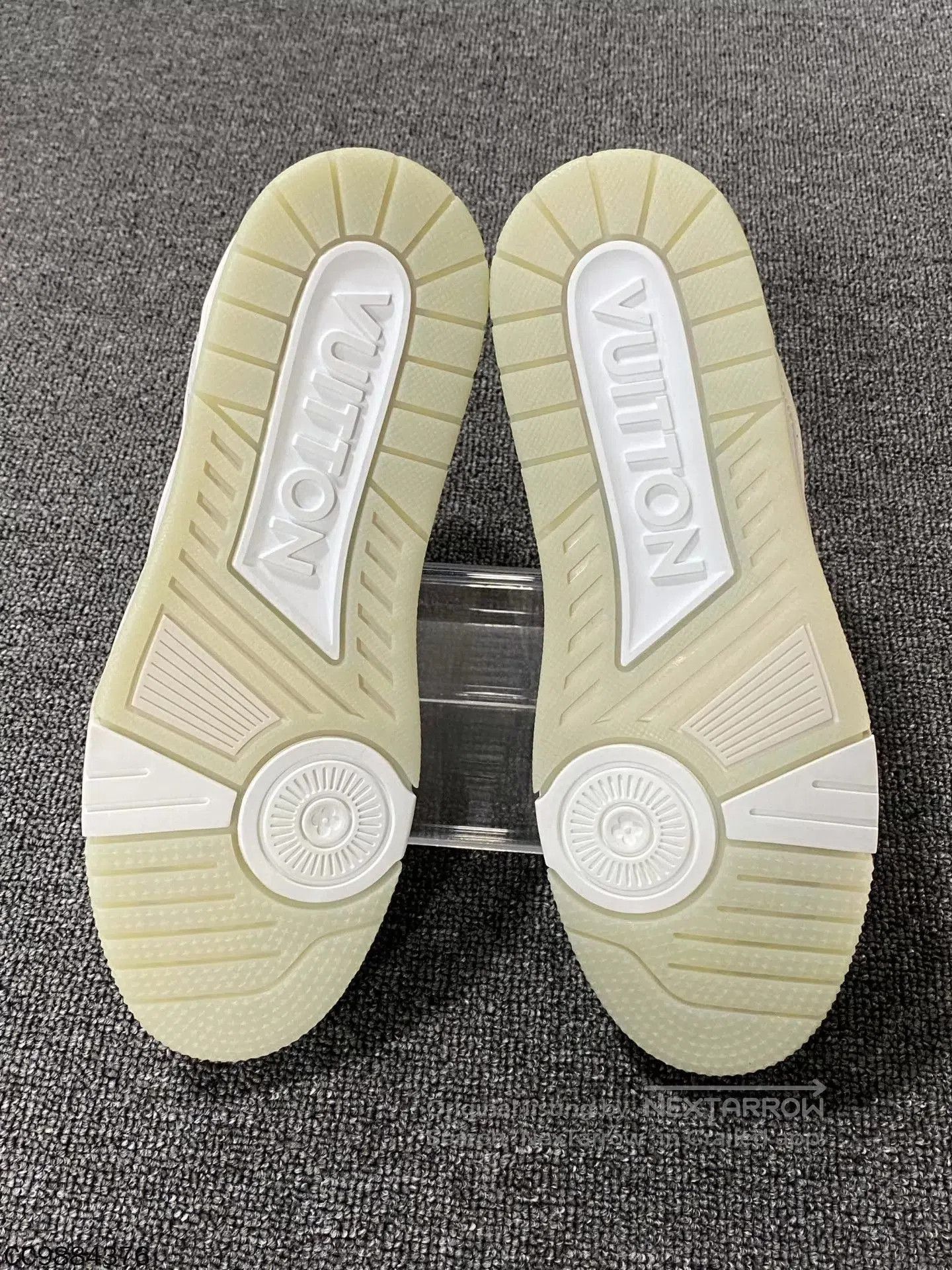 Louis Vuitton White Low-Top Sneakers Size 8. Size US 8 / EU 41 - 6 Thumbnail