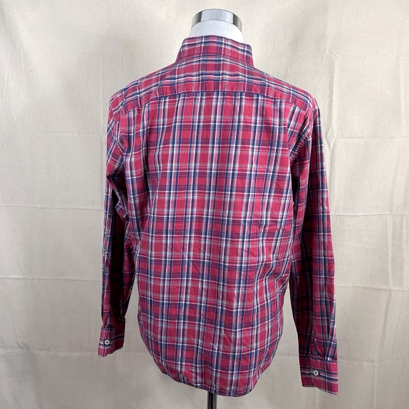 UNTUCKit UNTUCKit XL Casual Flannel Shirt Red Plaid 100% Cotton Button Front Shirt Men XL Red Plaid Button-Front Regular Fit Size US XL / EU 56 / 4 - 5 Thumbnail