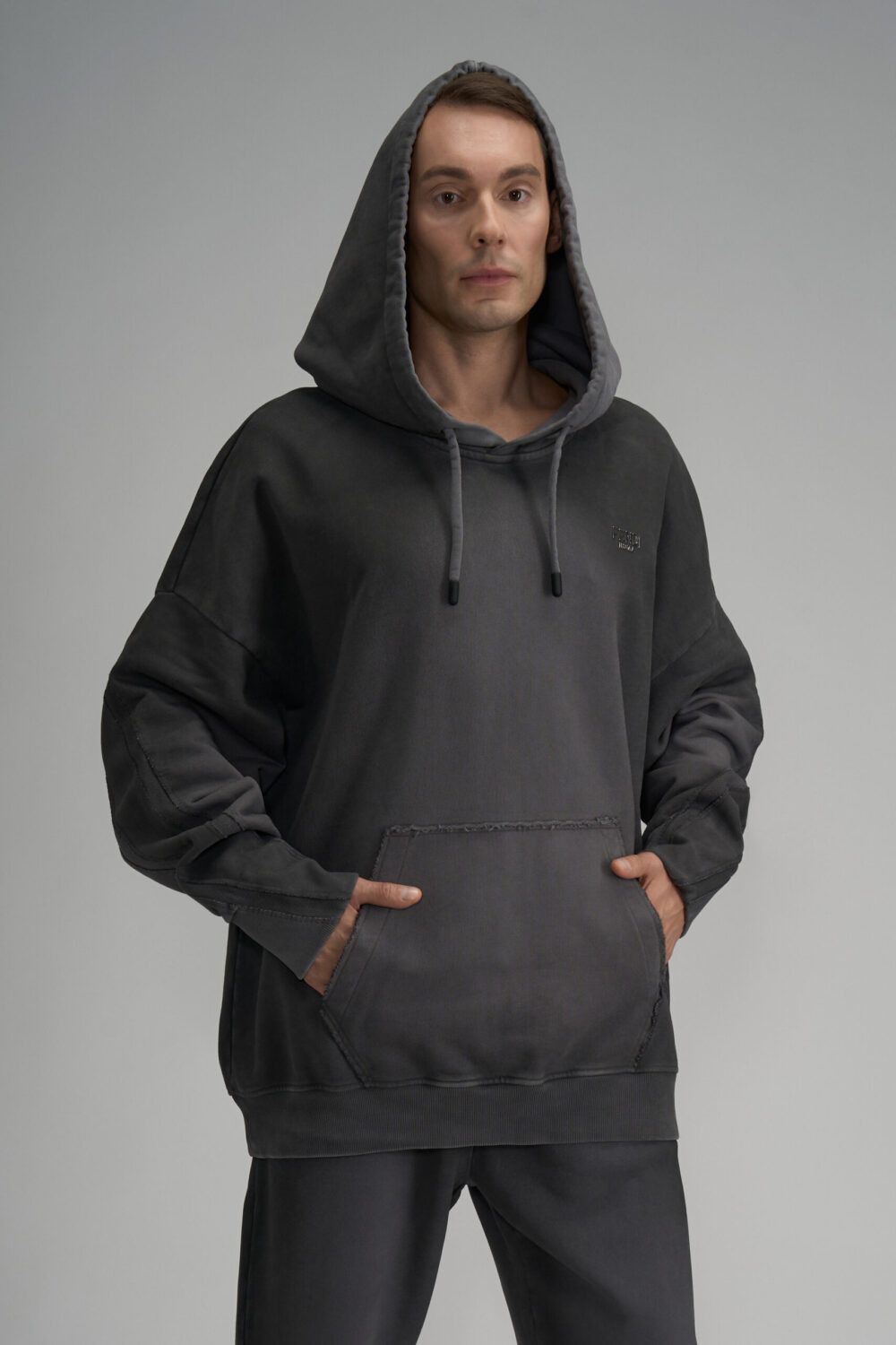 Fendi o1s1wg110925 Sweatshirt in Grey Size US S / EU 44-46 / 1 - 6 Thumbnail