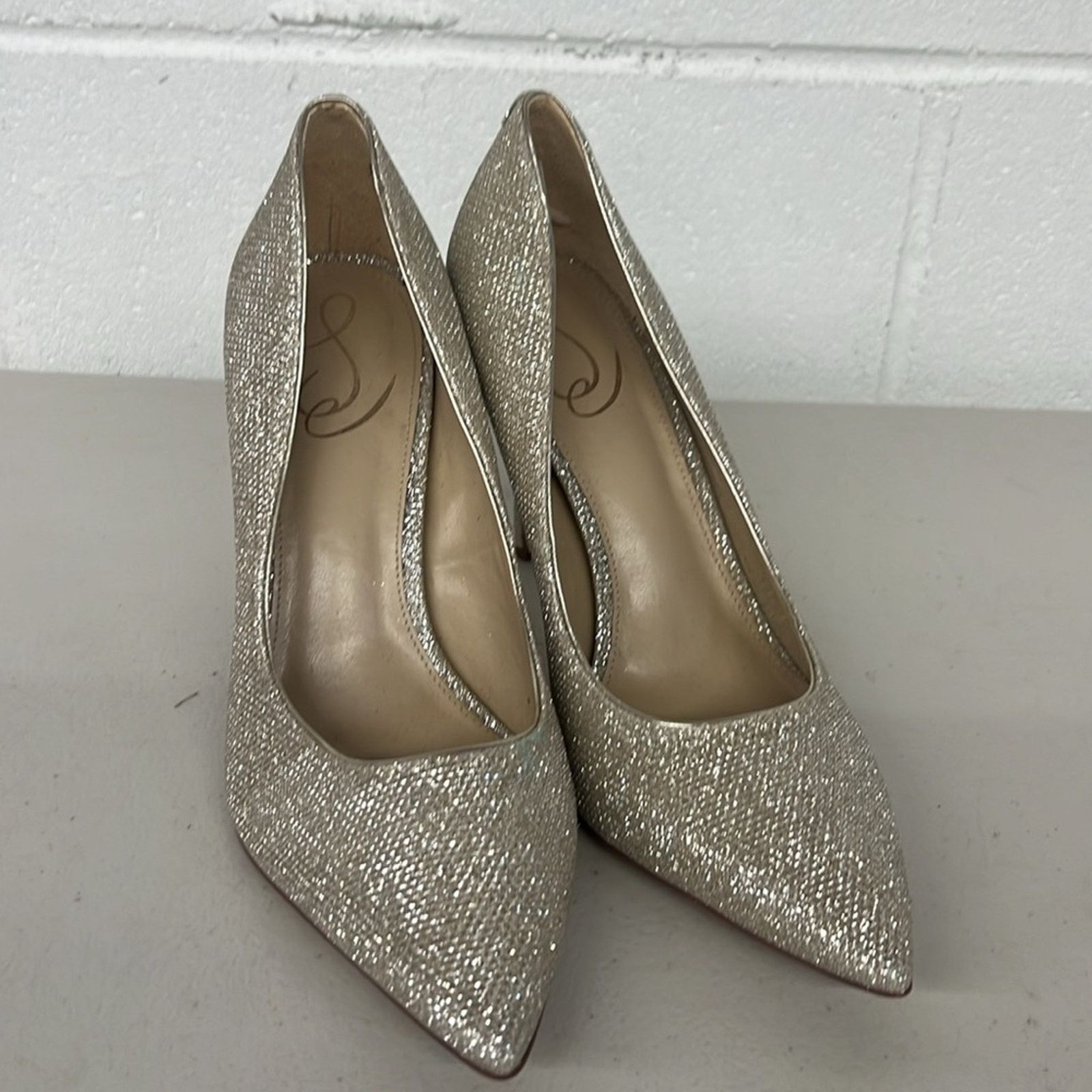 Sam Edelman Sam edelman sz8.5 gold glitter heels pointed toe Danna pump Size US 8.5 / IT 38.5 - 2 Thumbnail