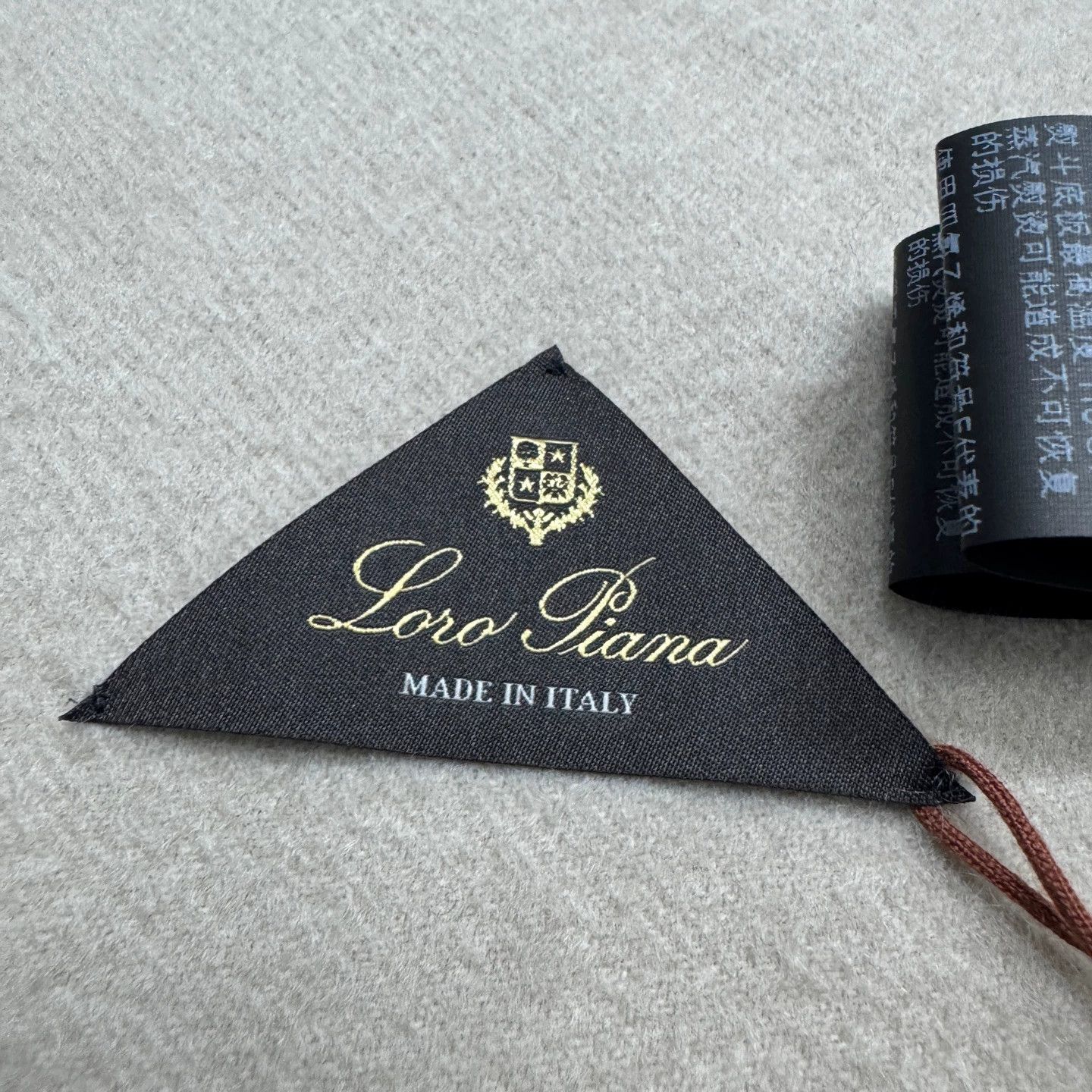 Loro Piana Loro Piana Twisted Embroidered Cashmere Scarf 175x43cm Size ONE SIZE - 3 Thumbnail