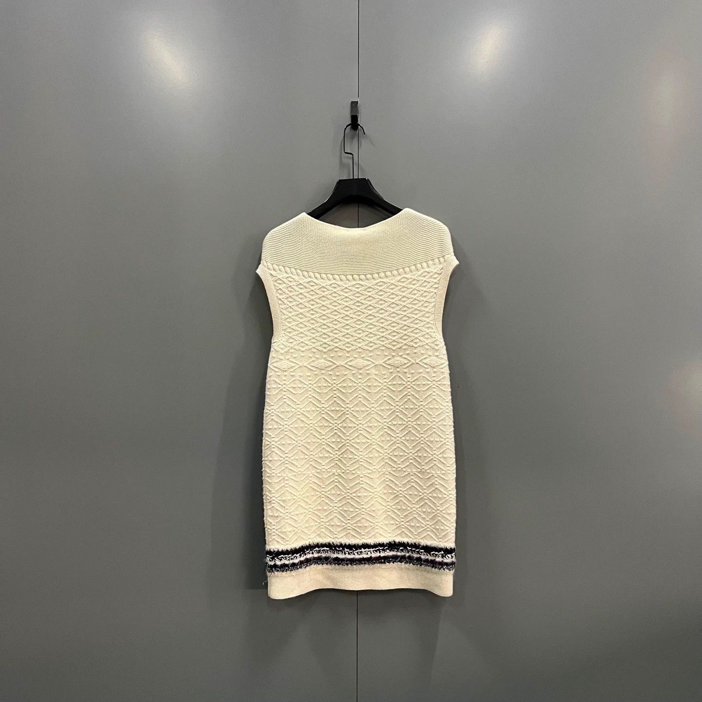 Chanel CHANEL Ivory knit dress FR 38 95 New Size S / US 4 / IT 40 - 2 Thumbnail
