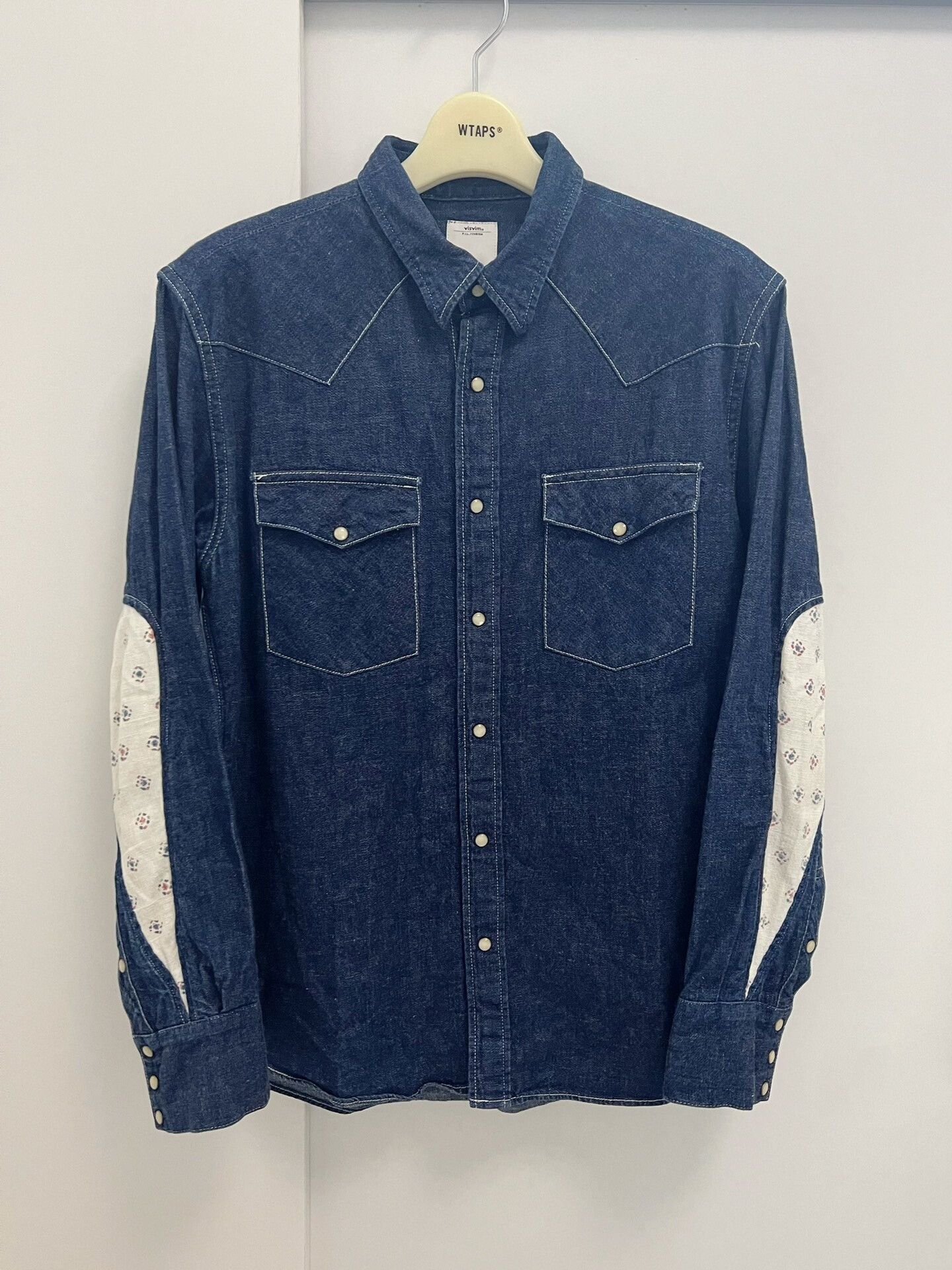Visvim visvim Denim Shirt with Floral Sleeves Size US M / EU 48-50 / 2 - 1 Thumbnail