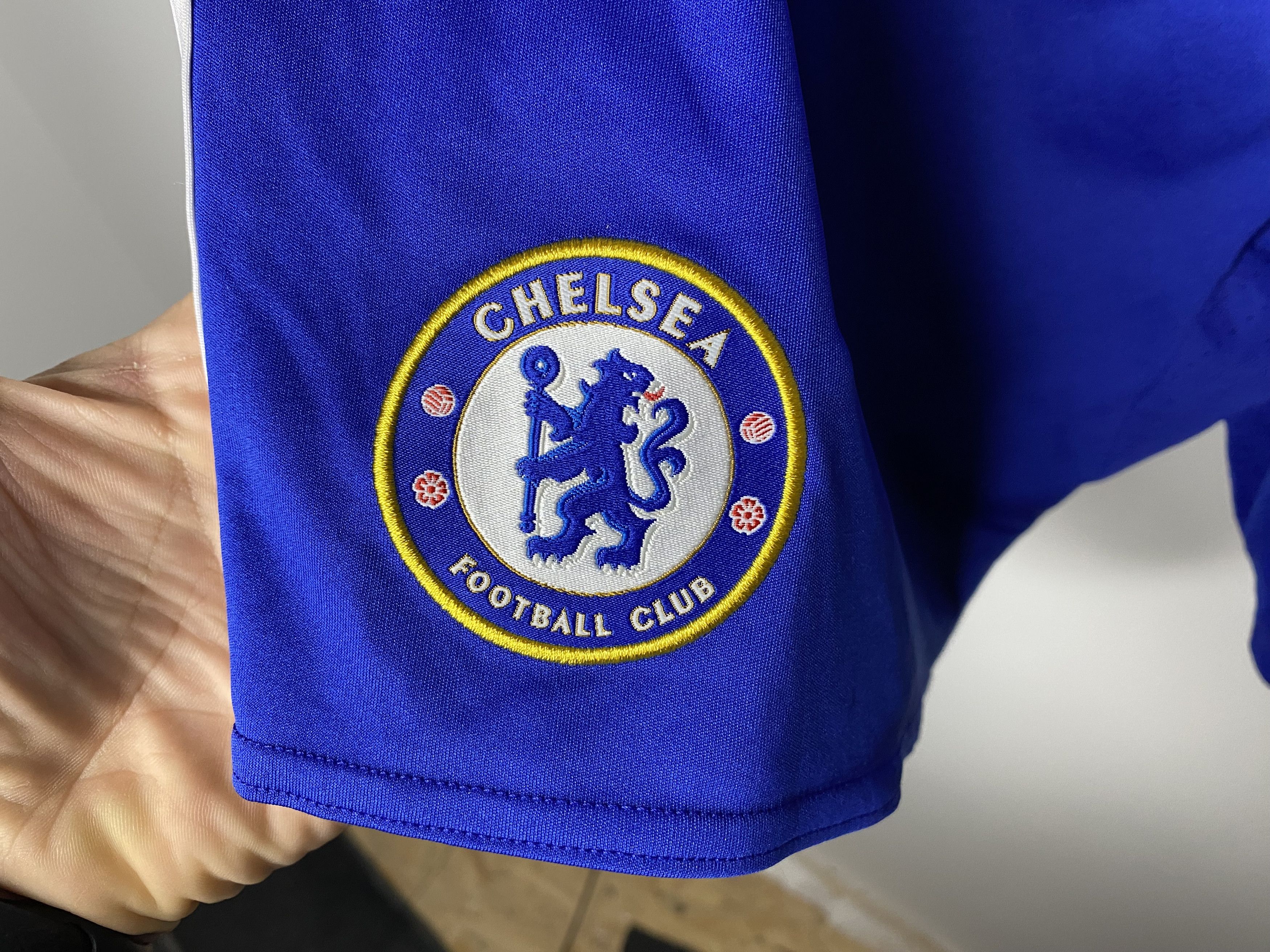 Adidas CHELSEA 2016 2017 HOME FOOTBALL SOCCER SHORTS ADIDAS Size US 32 / EU 48 - 4 Thumbnail