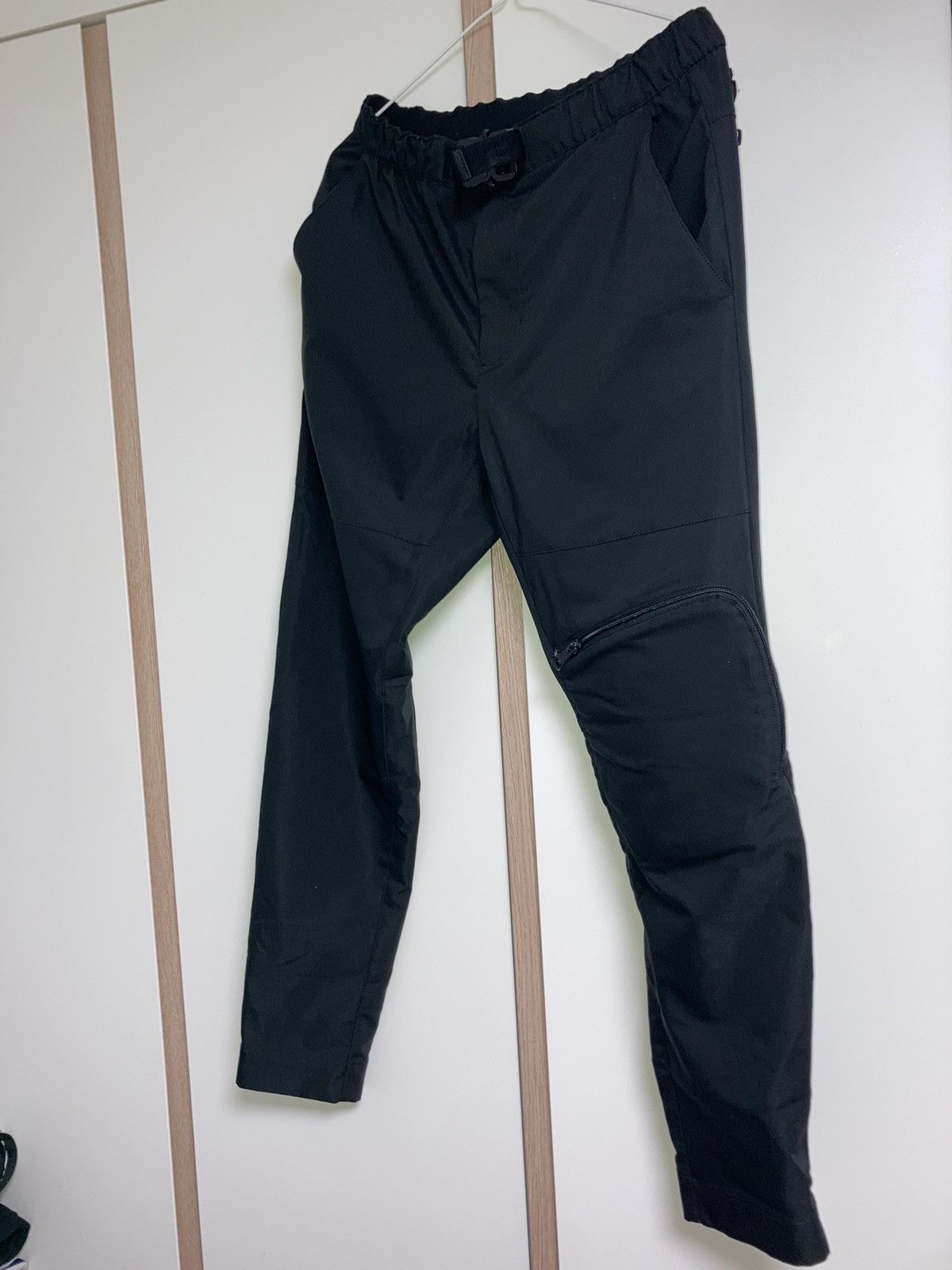 1017 ALYX 9SM × Moncler 1017 ALYX 9SM X MONCLER POCKET DETAIL PANTS Size US 32 / EU 48 - 2 Thumbnail
