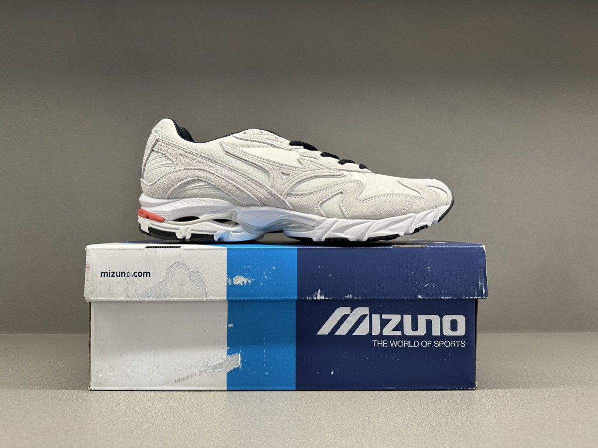 Mizuno Mizuno Wave Rider 10 Red Crowned Crane Size US 9.5 / EU 42-43 - 3 Thumbnail