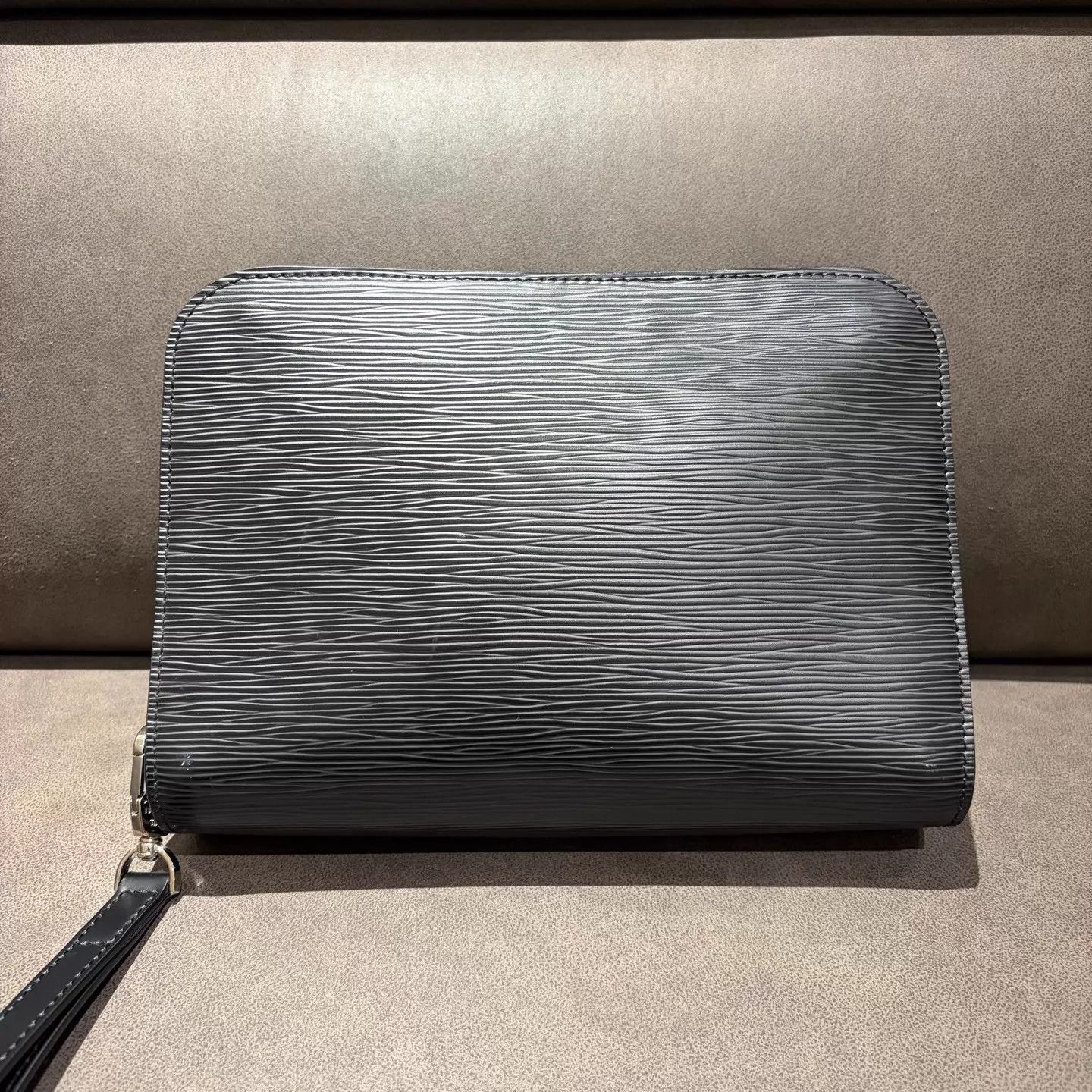 Louis Vuitton LV Black Warrior Water Ripple Pochette Consignment Size ONE SIZE - 2 Thumbnail