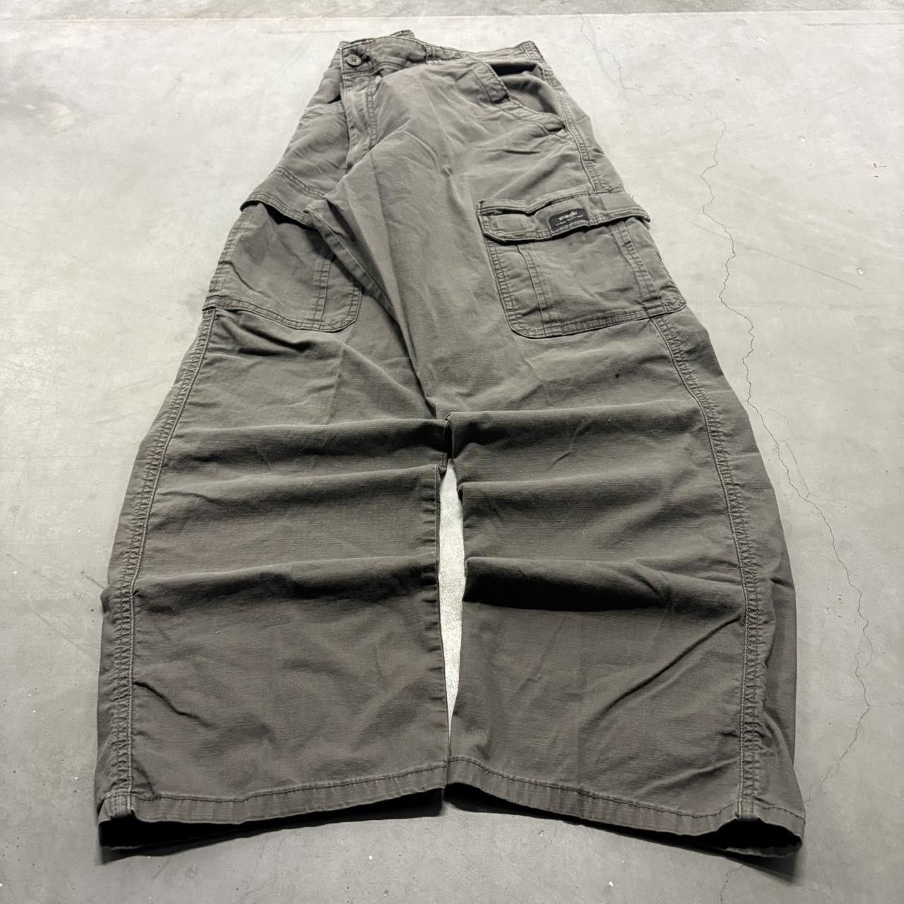 Vintage Crazy Vintage Y2K/2000s Super Baggy Relaxed Fit Skater Style Grey Cargo Pants! Size US 38 / EU 54 - 2 Thumbnail