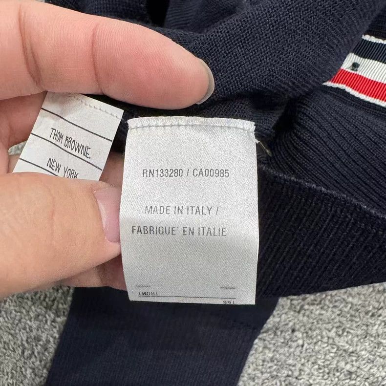 Thom Browne Thom browne V-neck striped knitted cardigan 2504-Nextarrow Size US M / EU 48-50 / 2 - 4 Thumbnail