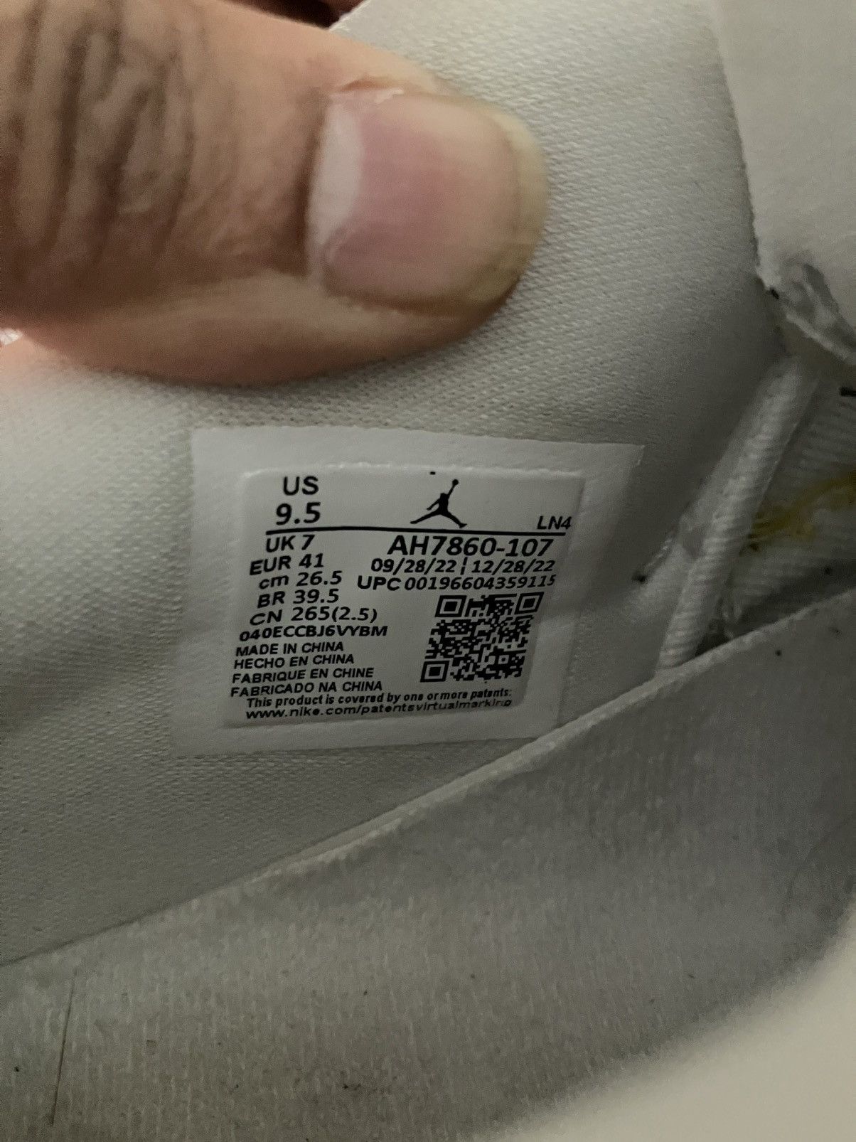 Jordan Brand Nike Air Jordan 11 Retro Low 2022 Yellow Snakeskin Wom 9.5 Size US 9.5 / IT 39.5 - 7 Thumbnail