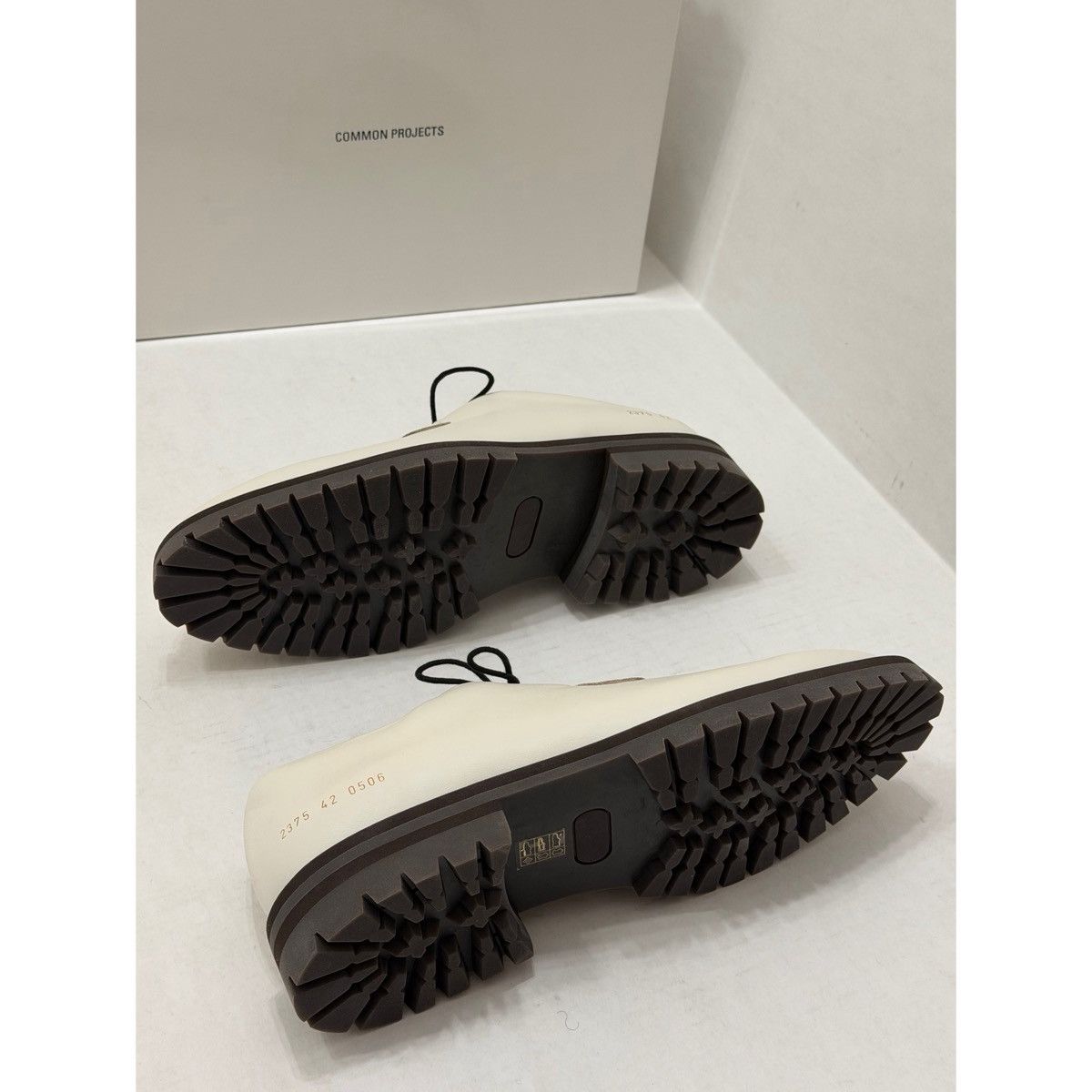 Common Projects COMMON PROJECTS WHITE DERBY SHOES Size US 9 / EU 42 - 17 Thumbnail
