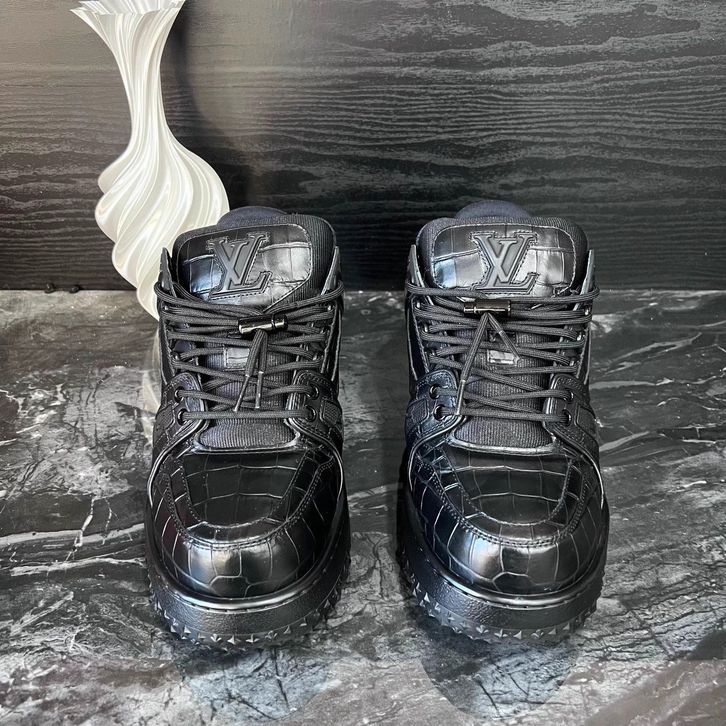 Louis Vuitton LV TrainrMax 41 Black Croc 99New Size US 8 / EU 41 - 2 Thumbnail