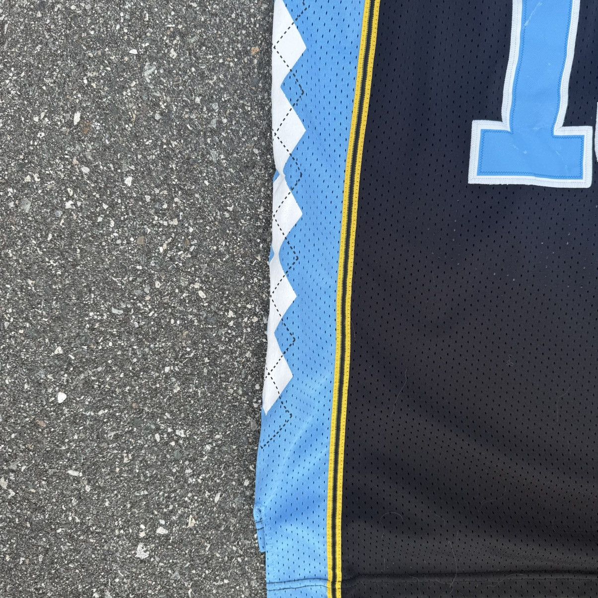 NCAA Vintage UNC Vince Carter Jersey Size US M / EU 48-50 / 2 - 5 Thumbnail