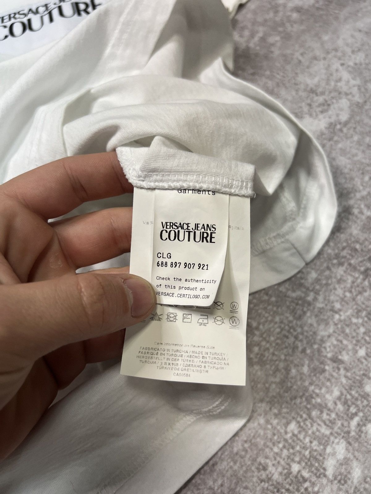 Versace Jeans Couture Versace Jeans Couture T-Shirt Men Size S White Size US S / EU 44-46 / 1 - 7 Thumbnail