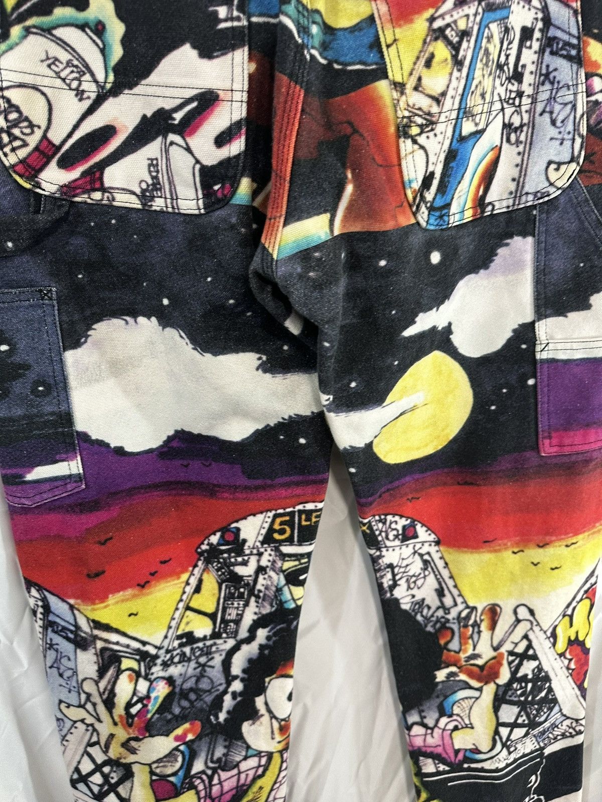 Supreme Supreme Rare Graffiti Size US 34 / EU 50 - 11 Thumbnail