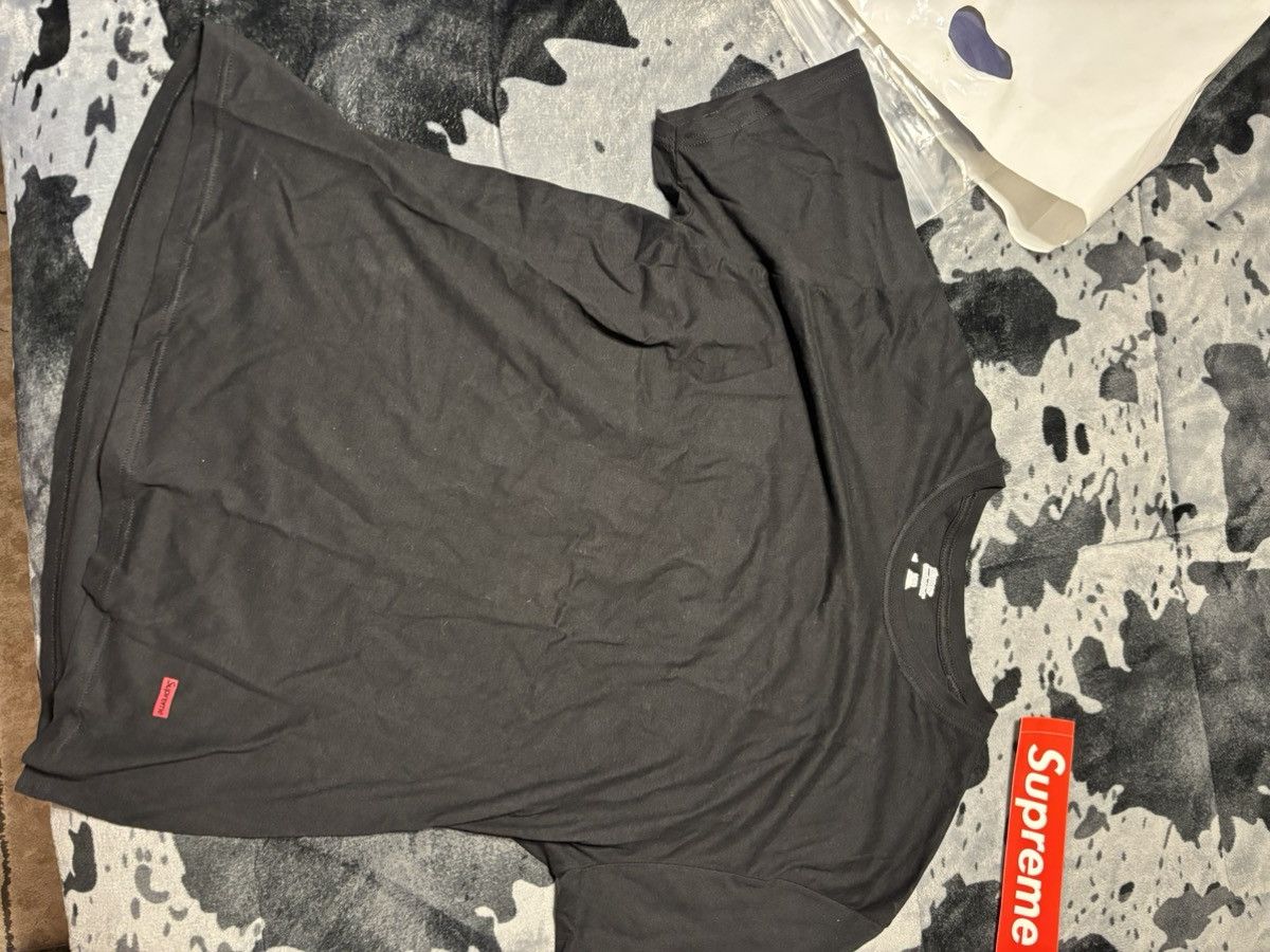 Supreme Supreme x Hanes Size US L / EU 52-54 / 3 - 3 Thumbnail