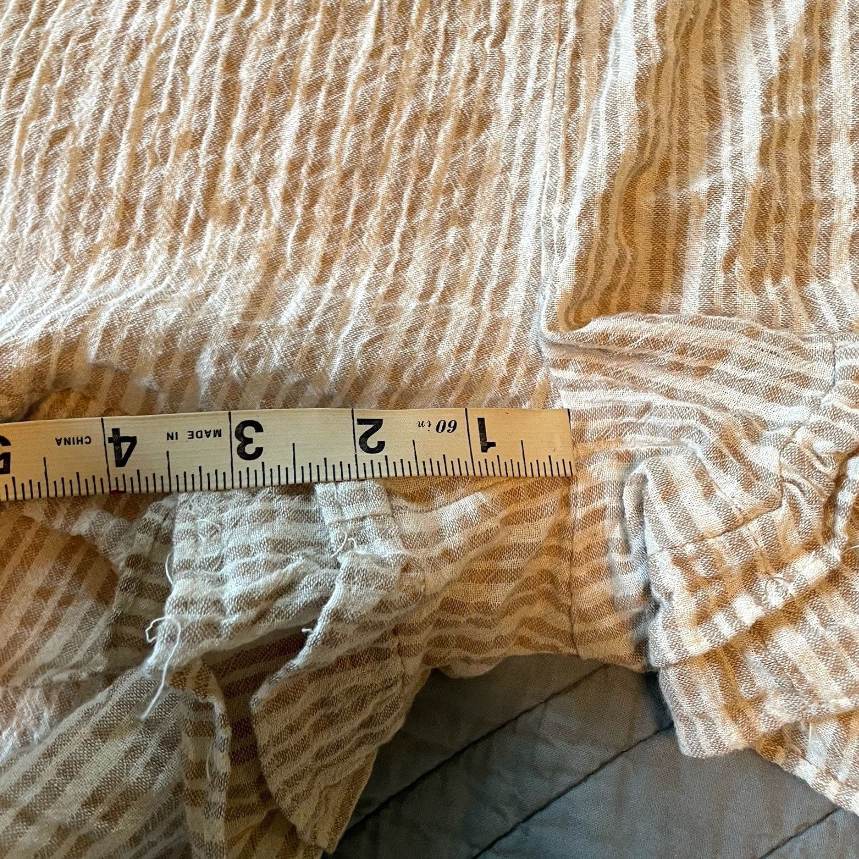 Vintage UMGEE Breezy Linen Blend Elastic Waist Shorts L Cream Beige Striped Ruffle Hem Mom Fit Women Casual Summer 3.5in Inseam Age Regular Size 36" / US 14 / IT 50 - 7 Thumbnail