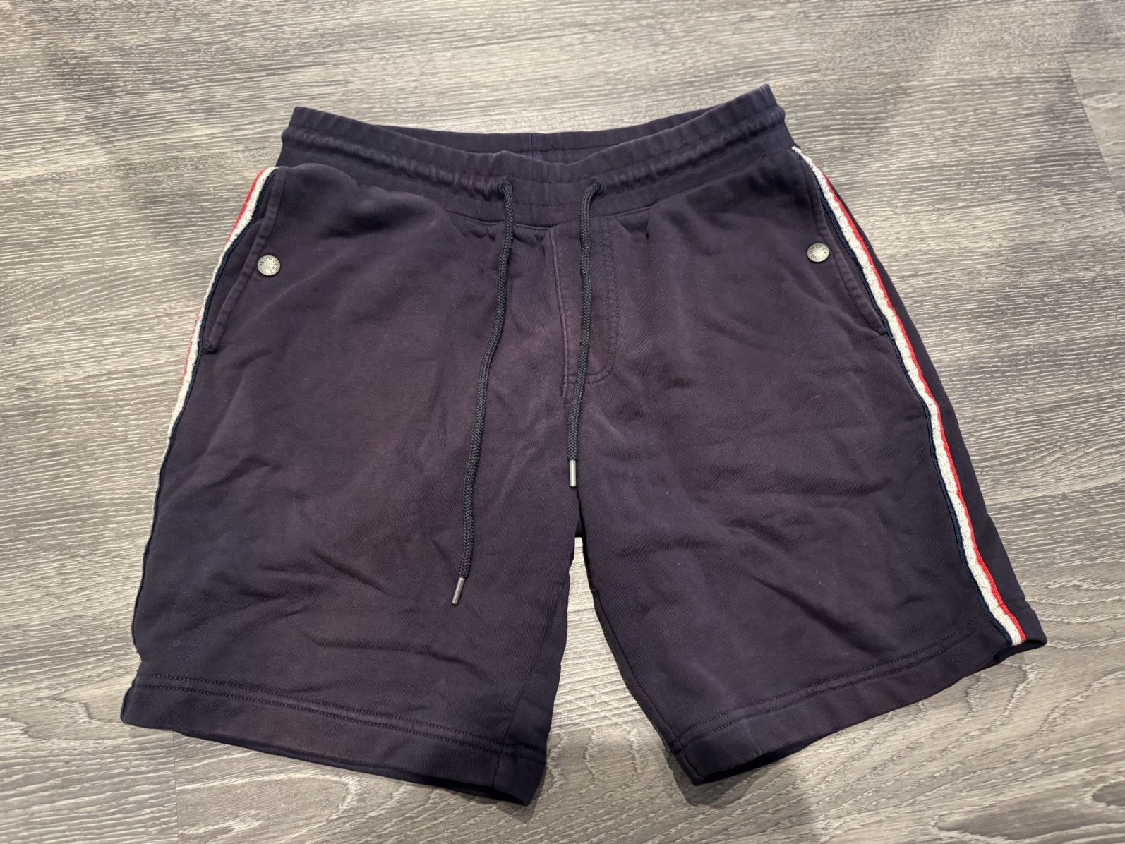 Moncler Vintage moncler sweat shorts Size US 33 - 1 Thumbnail