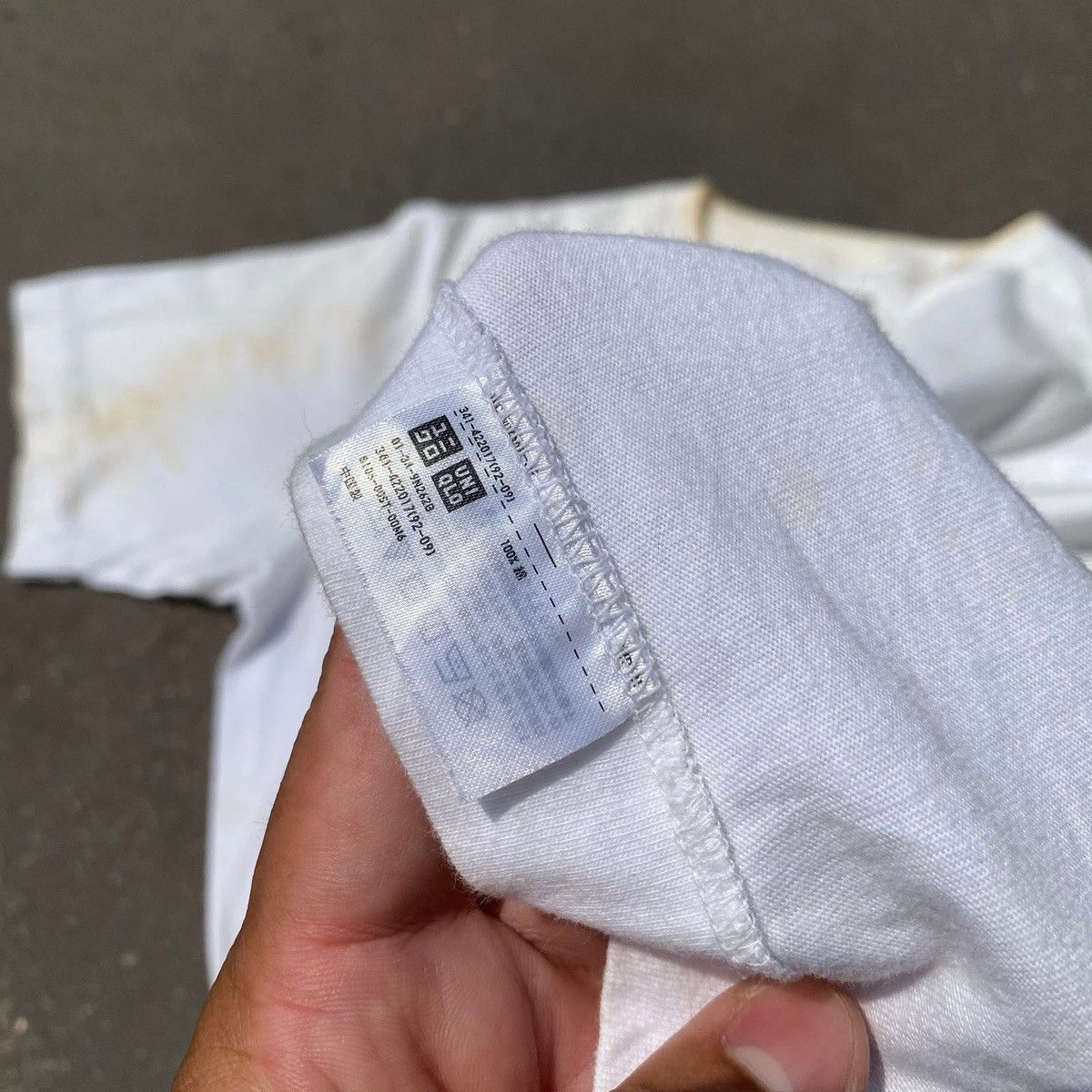 Uniqlo RARE ‼️ Kaws Size US M / EU 48-50 / 2 - 4 Thumbnail