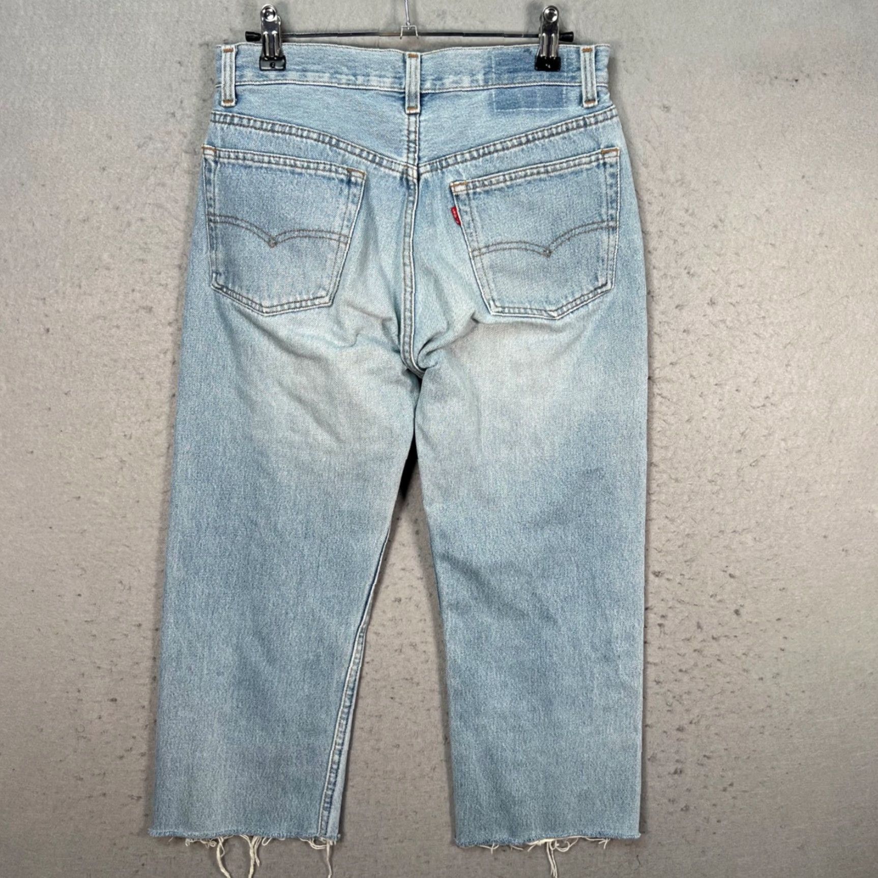 Levi's VINTAGE Levi's Jeans Women 26 x 22 Cropped Light Wash High Rise Straight 5-Pocket Denim Blue 90s Style Womens Size 26" / US 2 / IT 38 - 2 Thumbnail