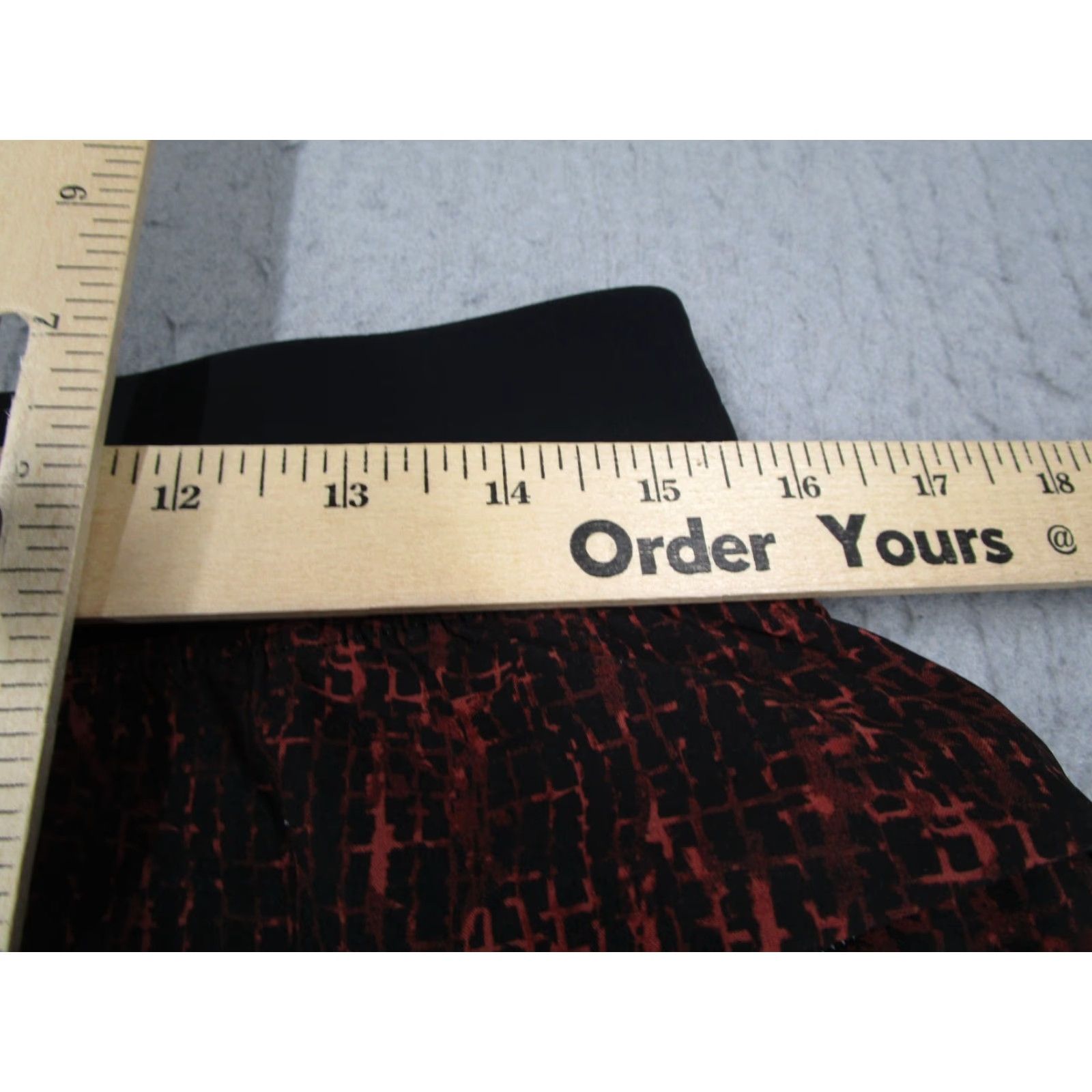 Lululemon Lululemon Shorts Mens Large Red T.H.E Geometric Athletic Gym Size US 33 - 6 Thumbnail