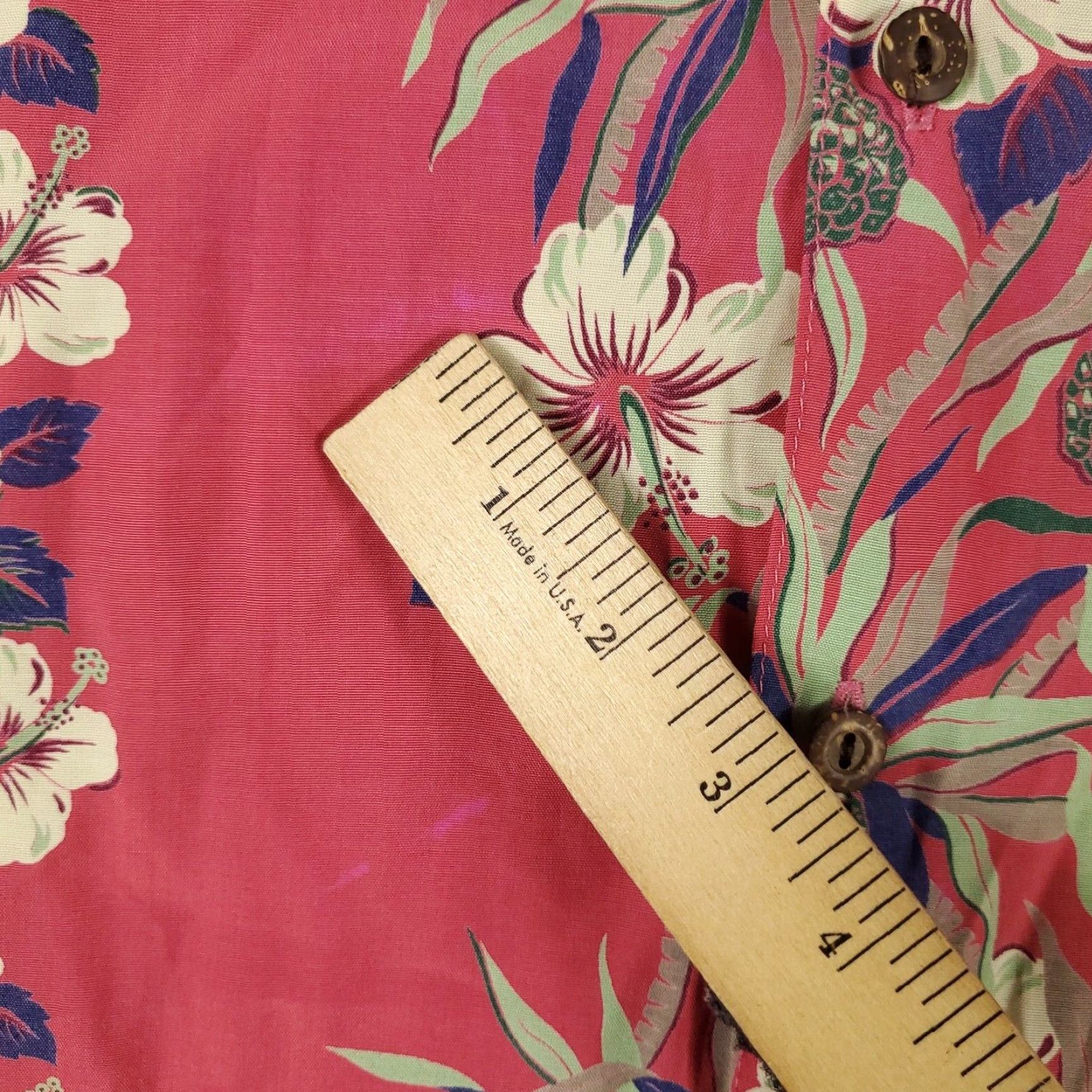 IOLANI VINTAGE IOLANI Hawaiian Shirt Mens Large Pink Geometric Rayon Button-Up Aloha Size US L / EU 52-54 / 3 - 5 Thumbnail